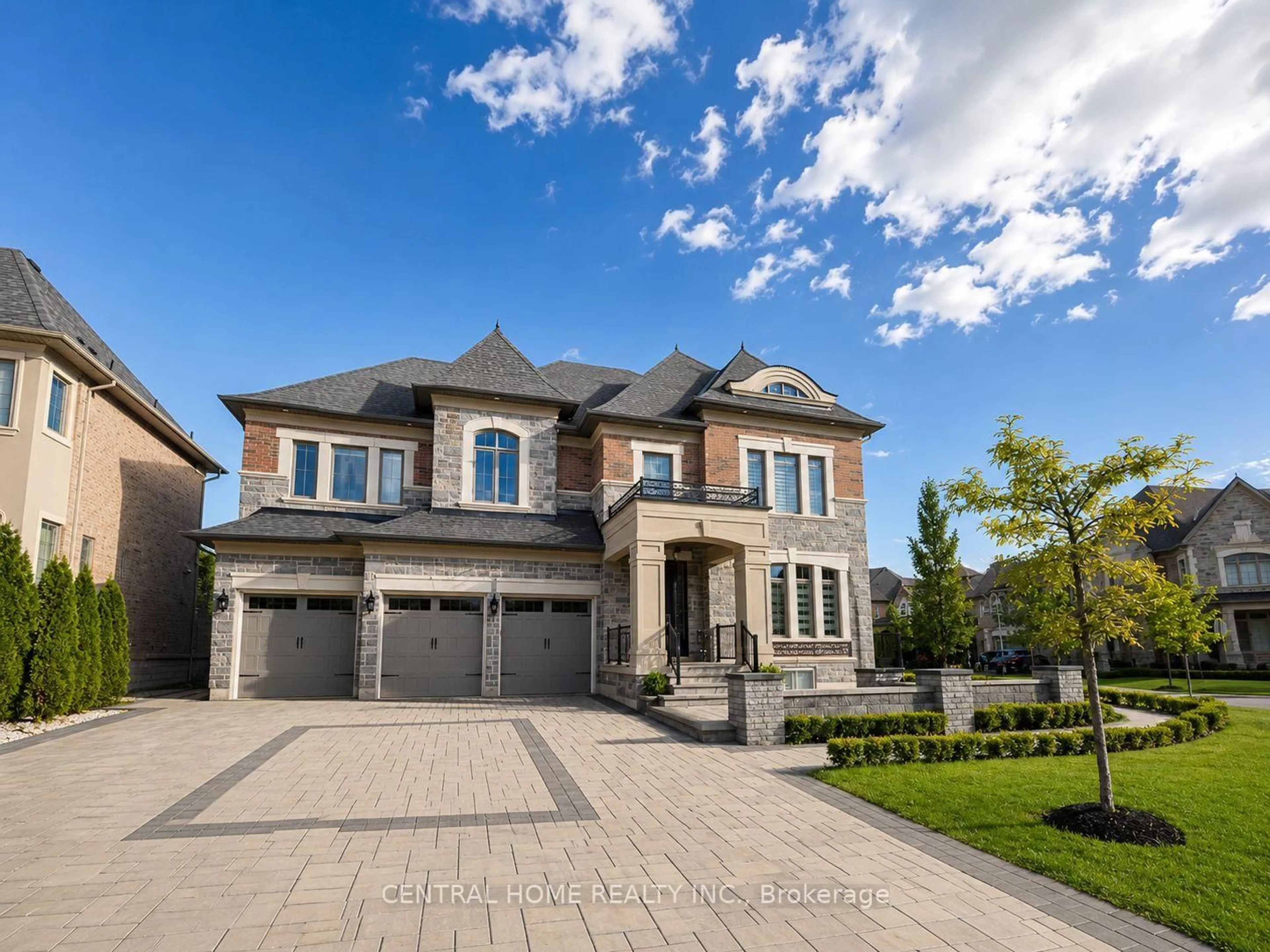 Home with brick exterior material, street for 33 James Stokes Crt, King Ontario L7B 0M7