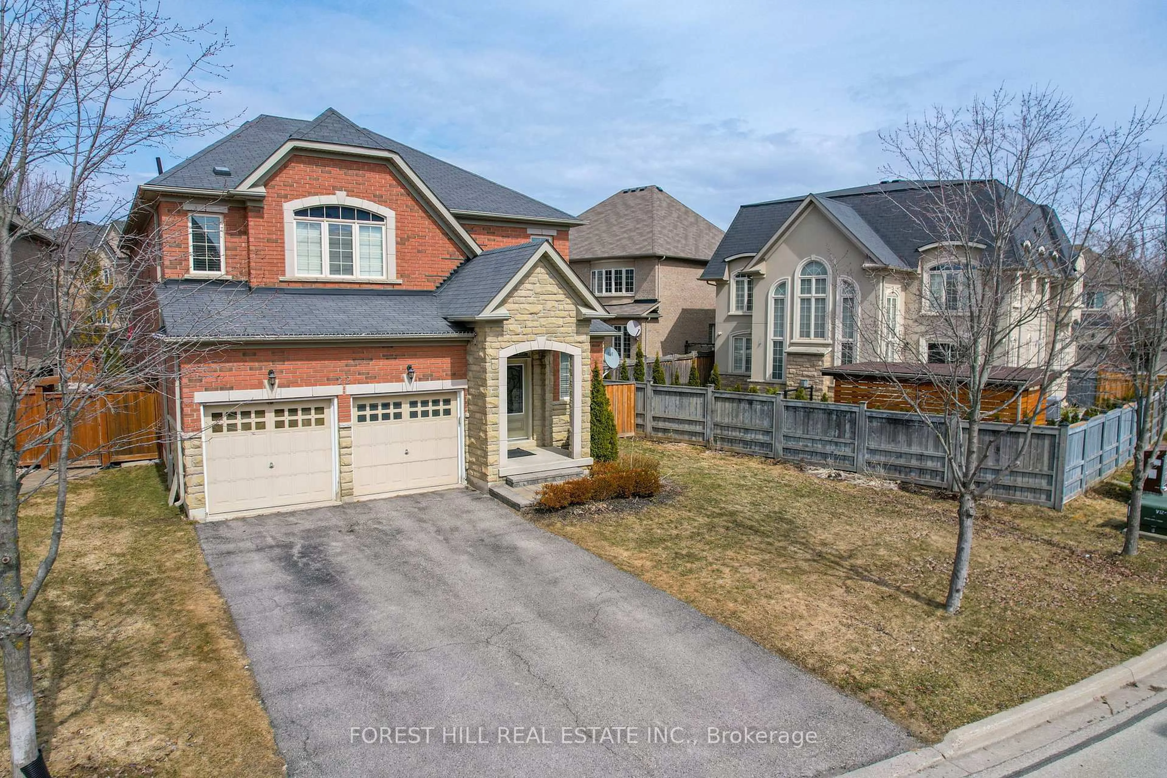 A pic from outside/outdoor area/front of a property/back of a property/a pic from drone, street for 22 Mccombe Lane, Vaughan Ontario L6A 4G2