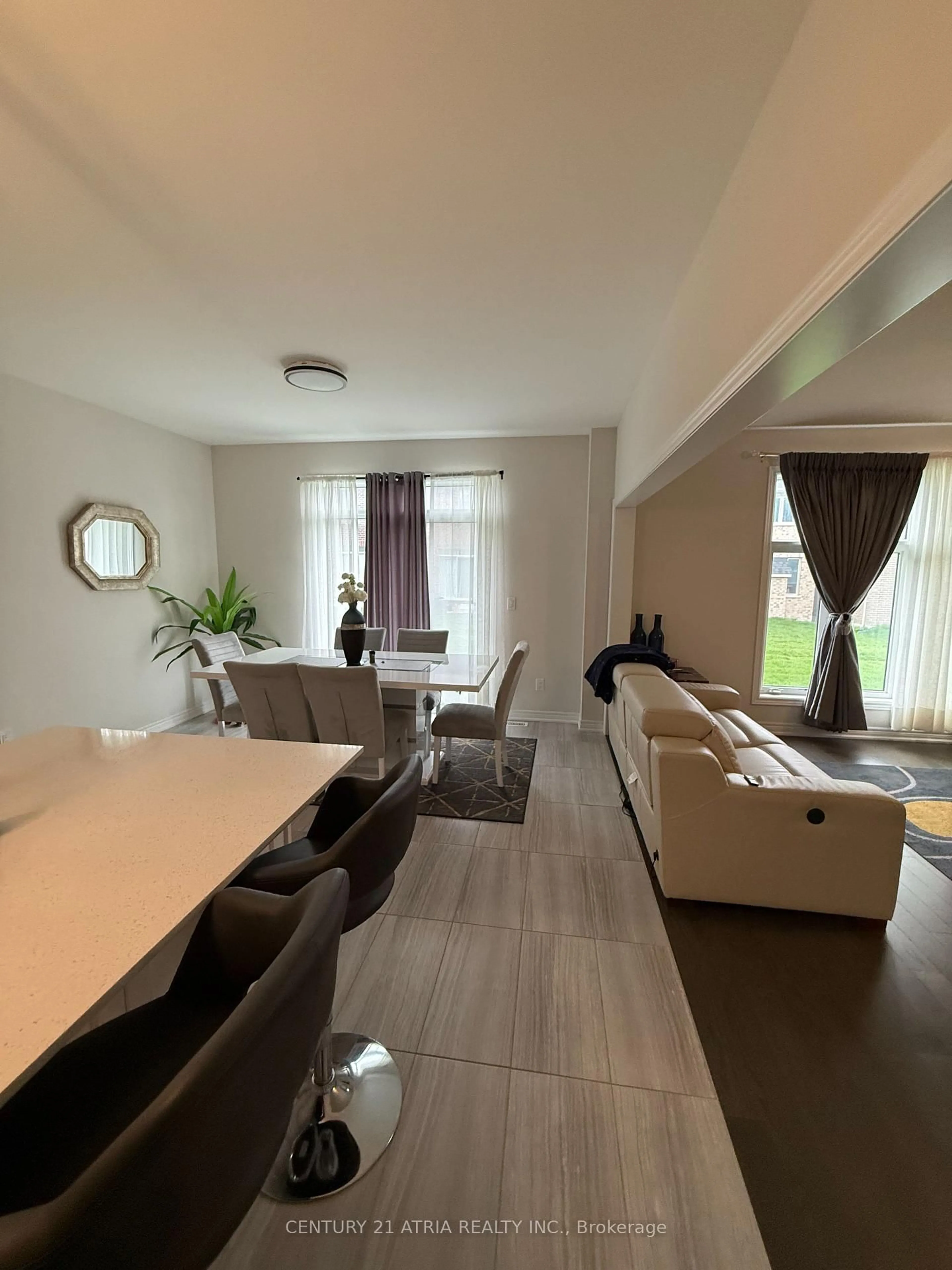 Living room with furniture, unknown for 1469 Davis Loop, Innisfil Ontario L0L 1W0