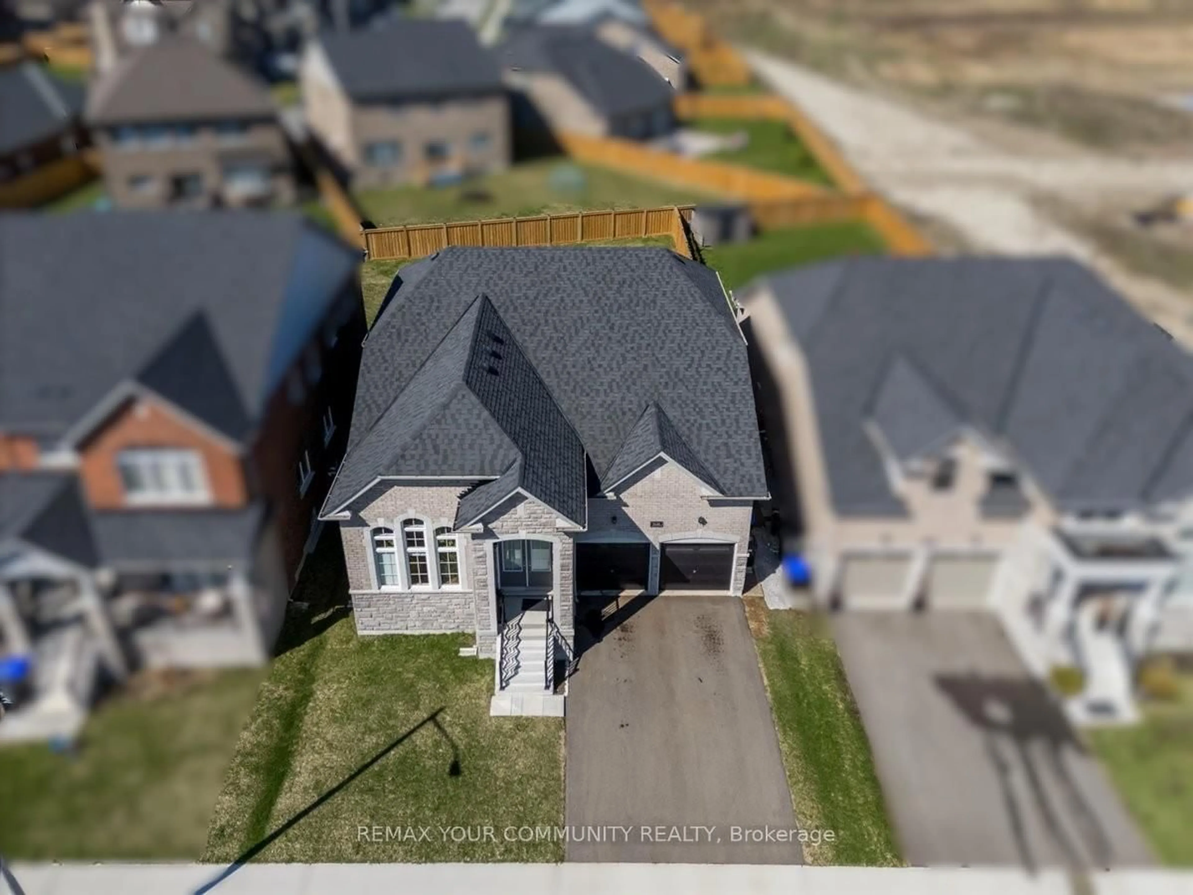 A pic from outside/outdoor area/front of a property/back of a property/a pic from drone, street for 1646 Webster Blvd, Innisfil Ontario L9S 0P7