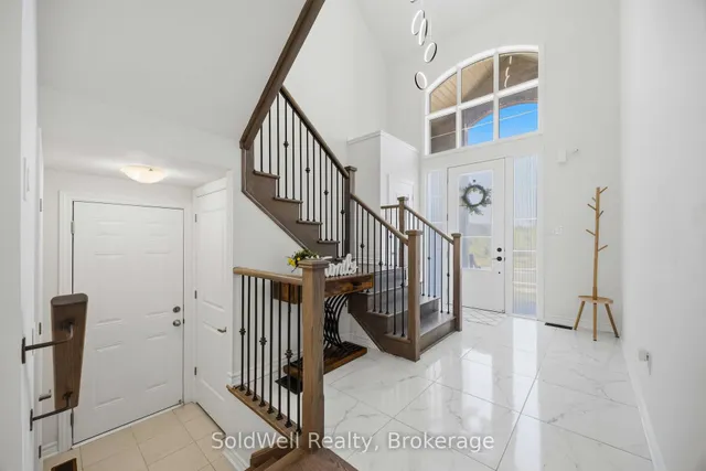 182 SILK TWIST Dr, East Gwillimbury 3