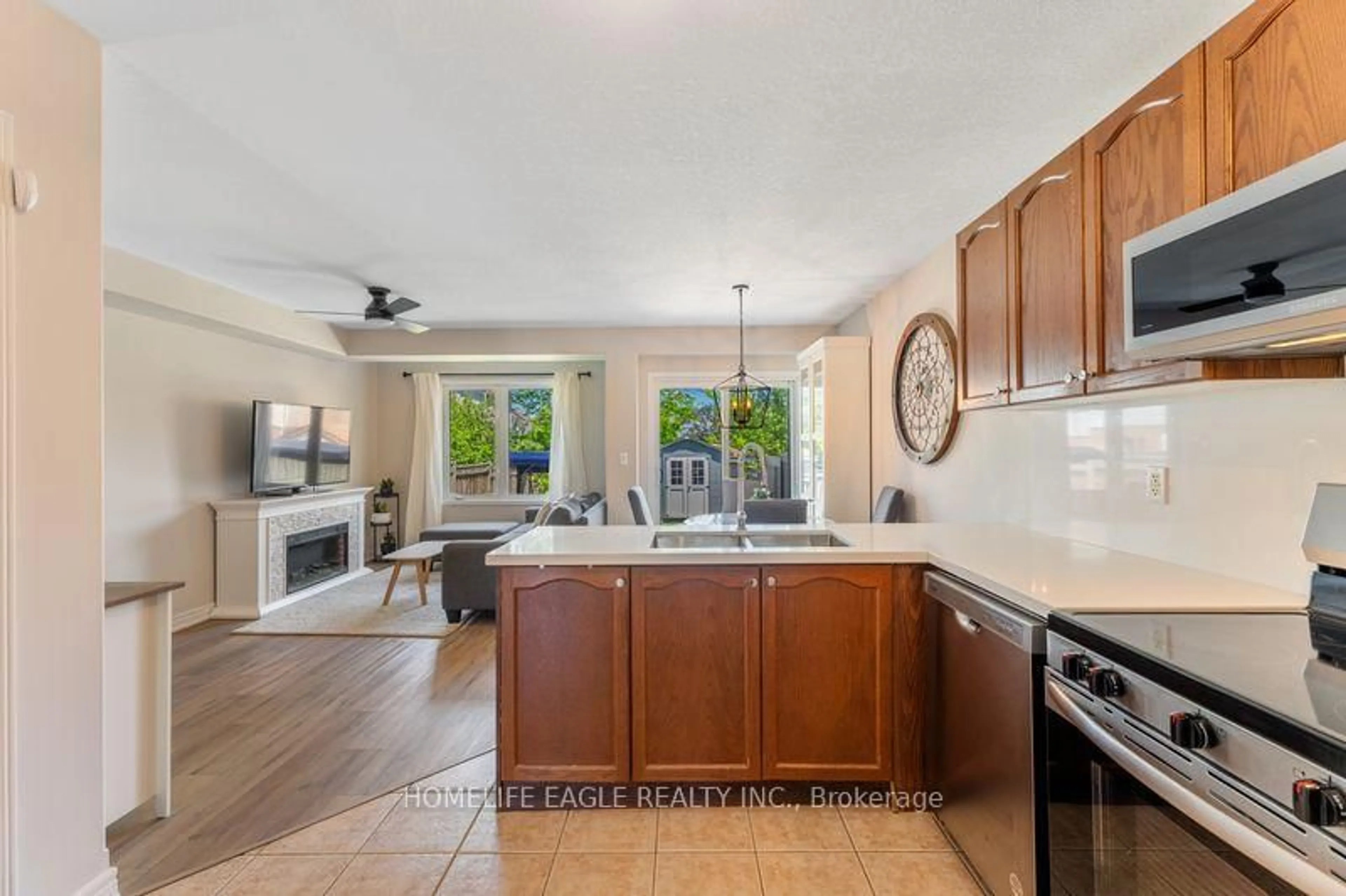 Open concept kitchen, ceramic/tile floor for 1787 Lamstone St, Innisfil Ontario L9S 4Z9