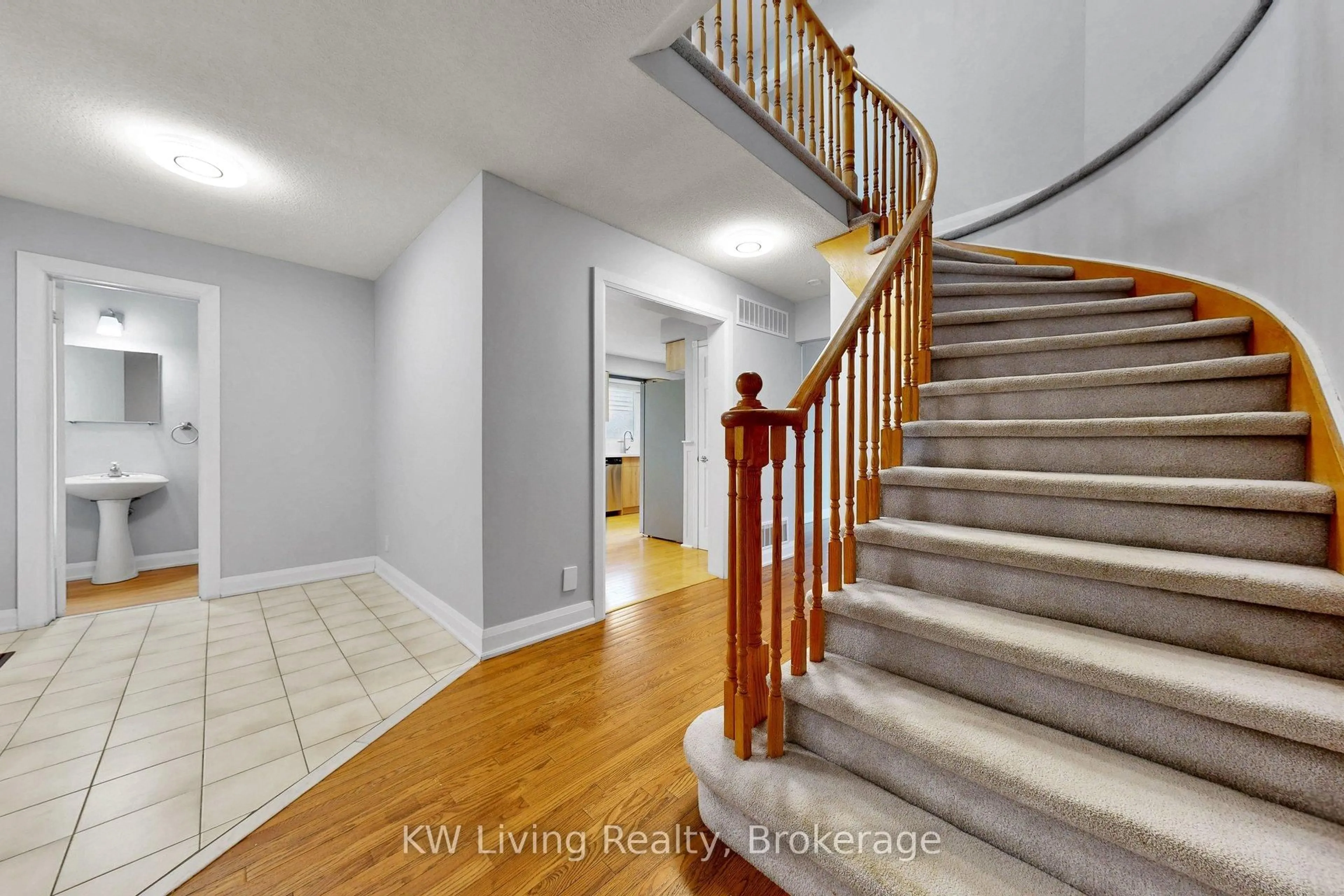 Unknown for 37 Magani Ave, Bradford West Gwillimbury Ontario L3Z 2S5