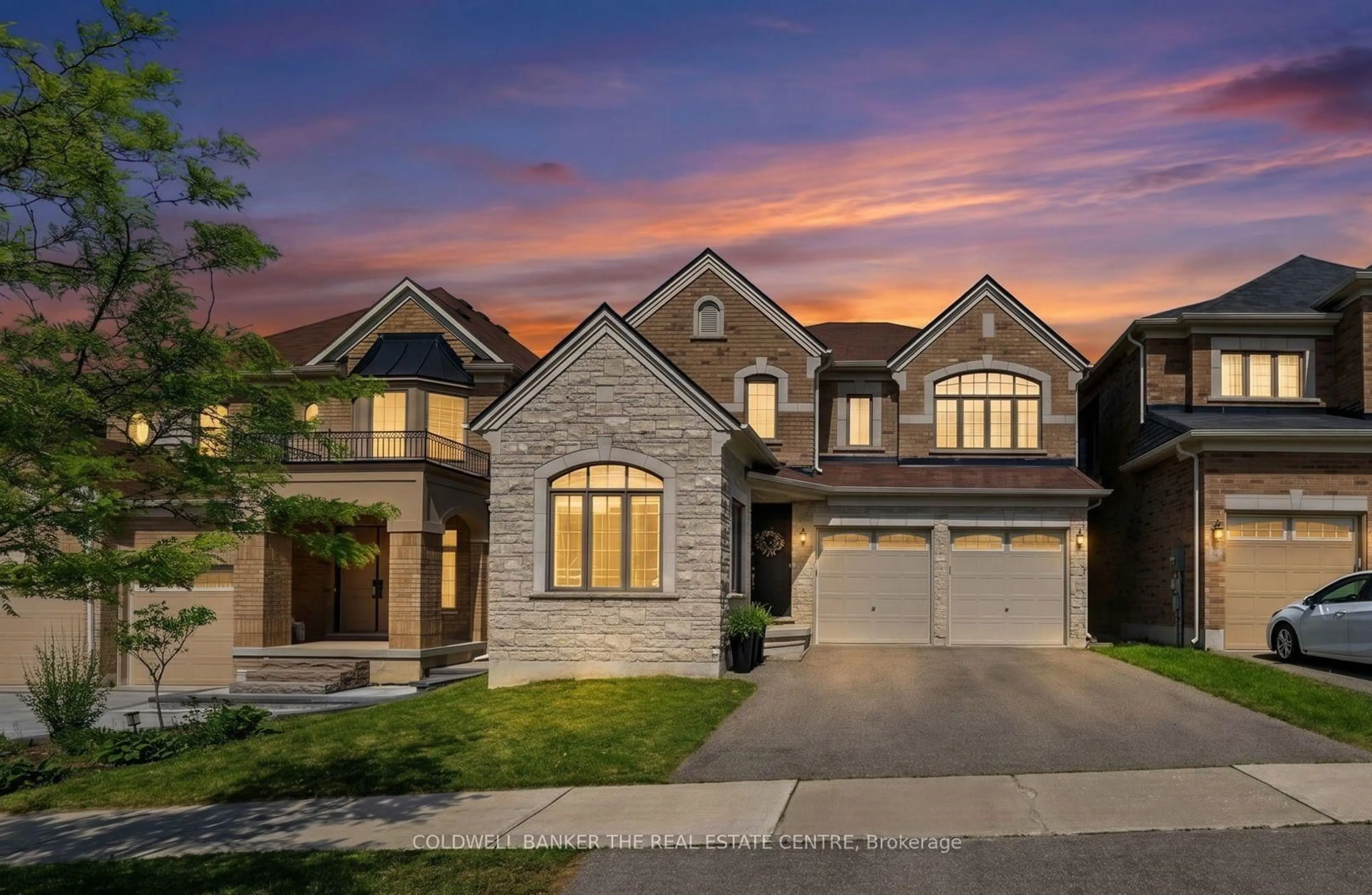 Home with brick exterior material, street for 721 Dillman Ave, Newmarket Ontario L3X 0J8