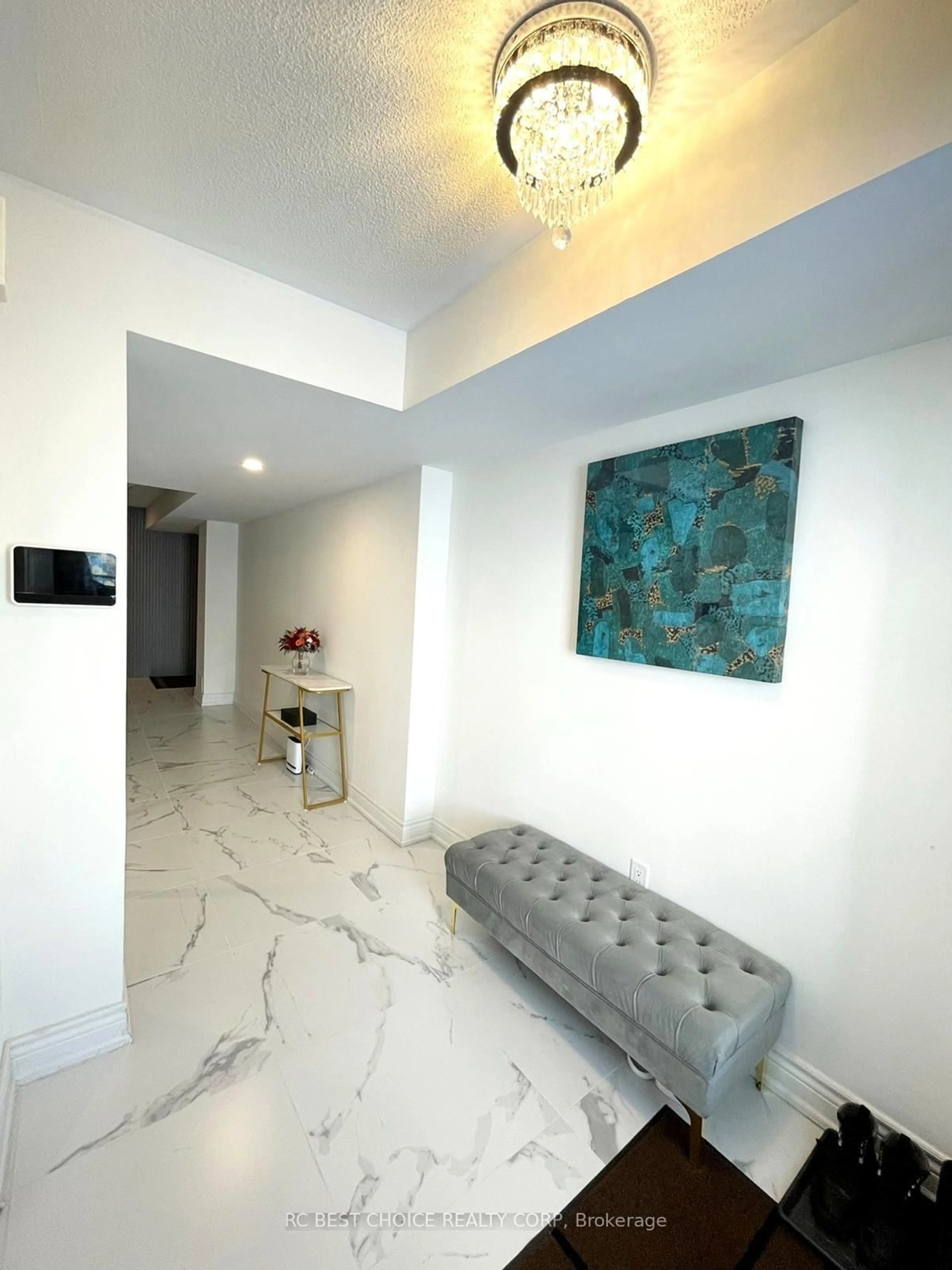 Indoor foyer for 81 Ness Dr, Richmond Hill Ontario L4S 0K8