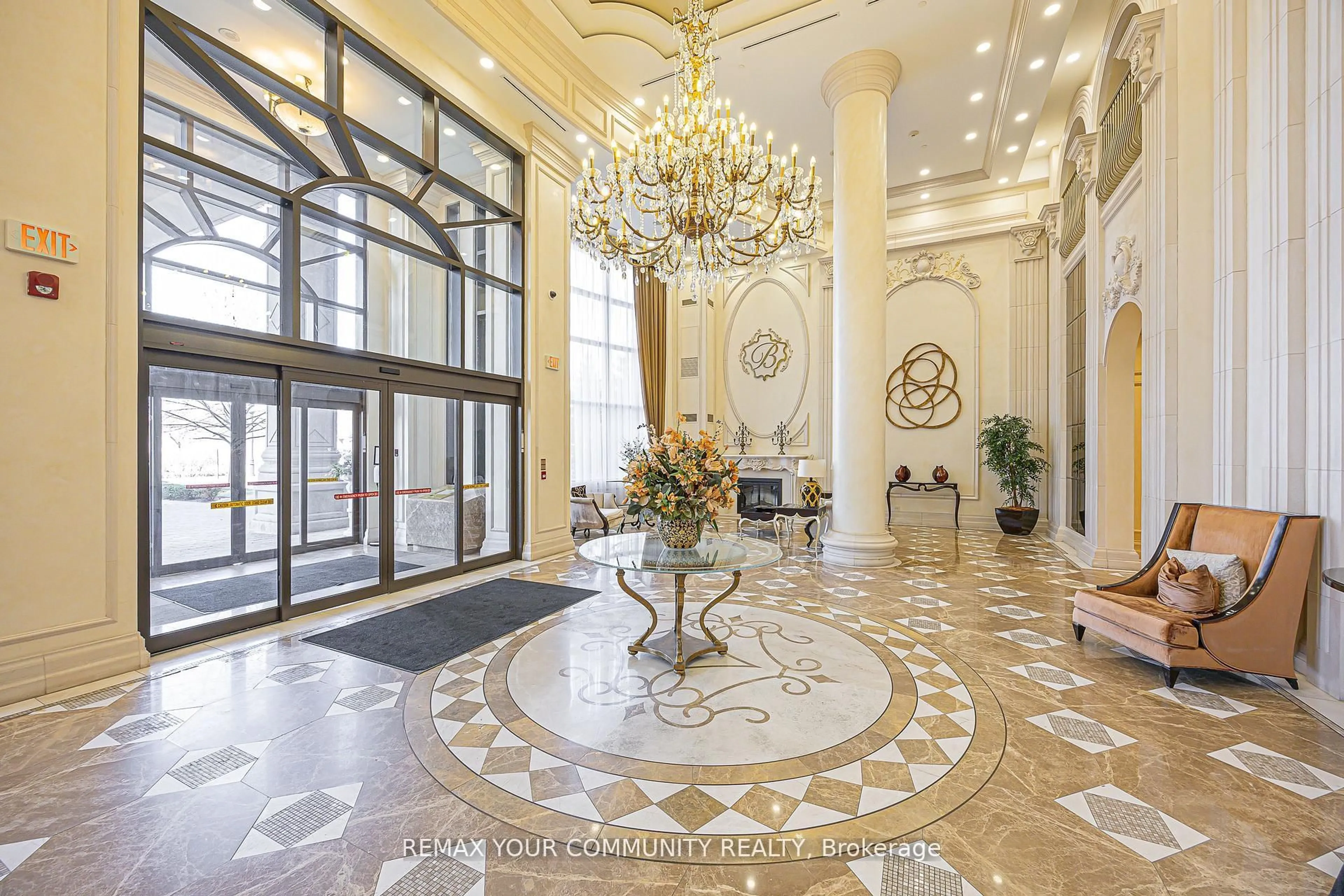 Indoor foyer for 9245 Jane St #1007, Vaughan Ontario L6A 0J9