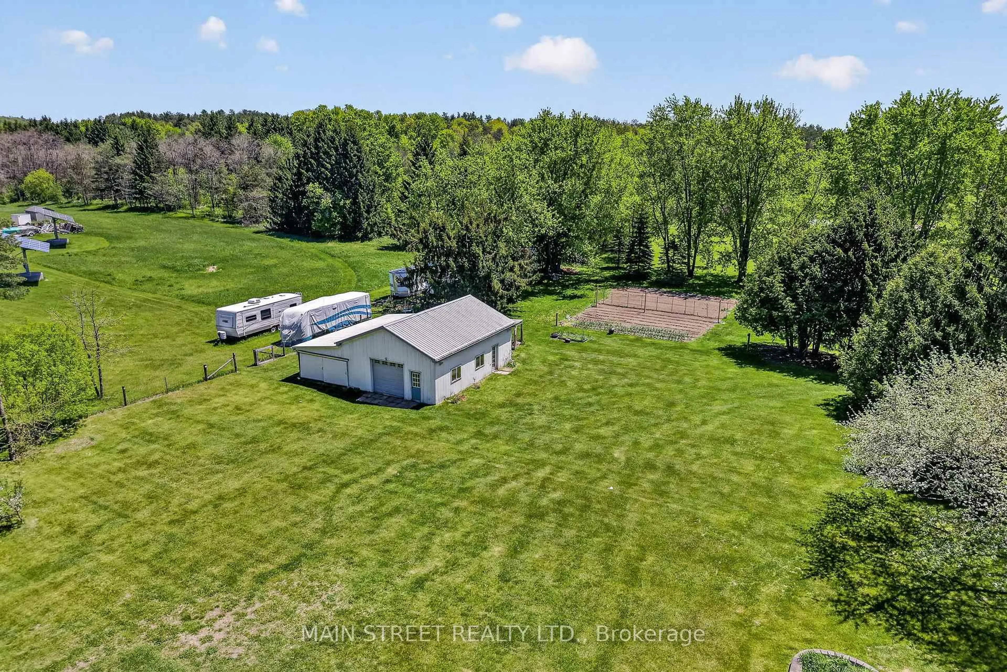 A pic from outside/outdoor area/front of a property/back of a property/a pic from drone, unknown for 5289 Hwy 47 Highway, Uxbridge Ontario L9P 1R4