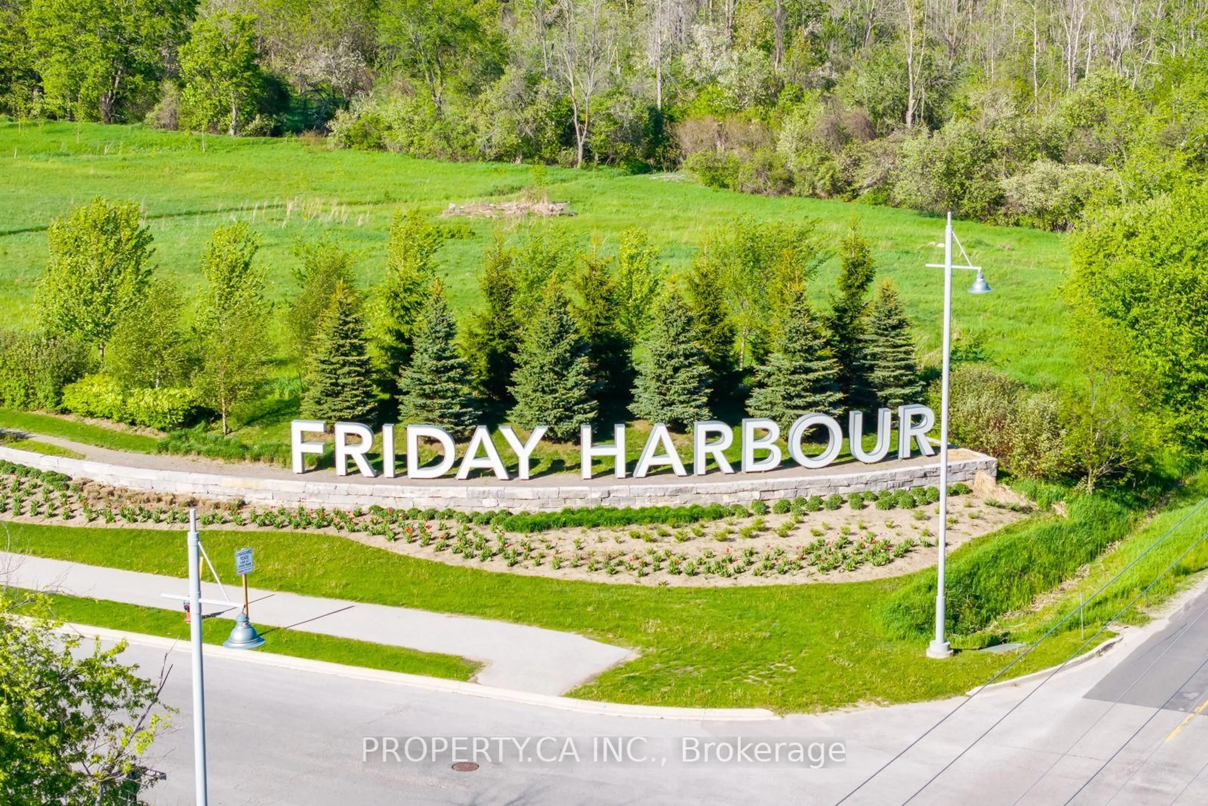 A pic from outside/outdoor area/front of a property/back of a property/a pic from drone, street for 331 Broward Way #130, Innisfil Ontario L9S 0M7