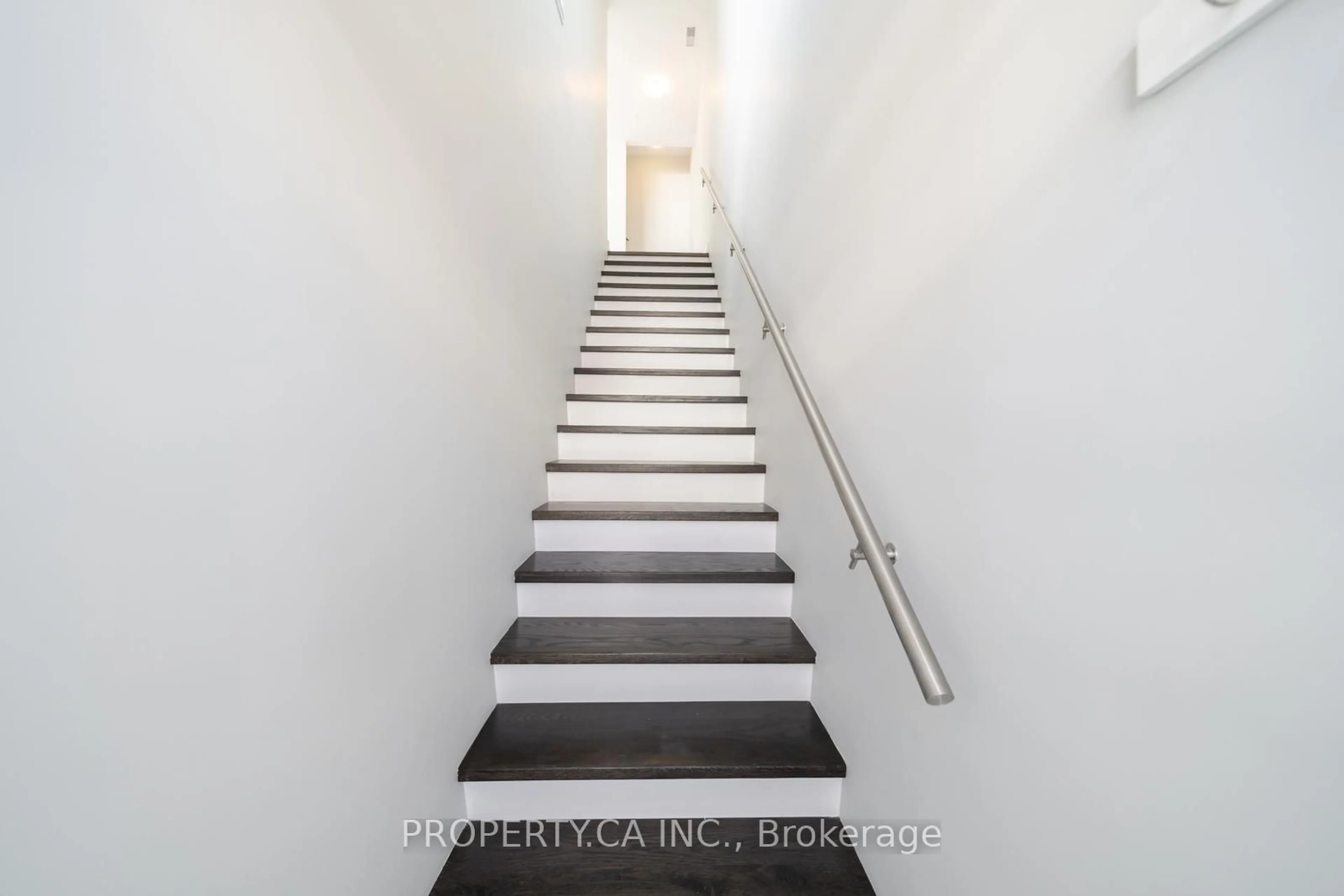Stairs for 331 Broward Way #130, Innisfil Ontario L9S 0M7