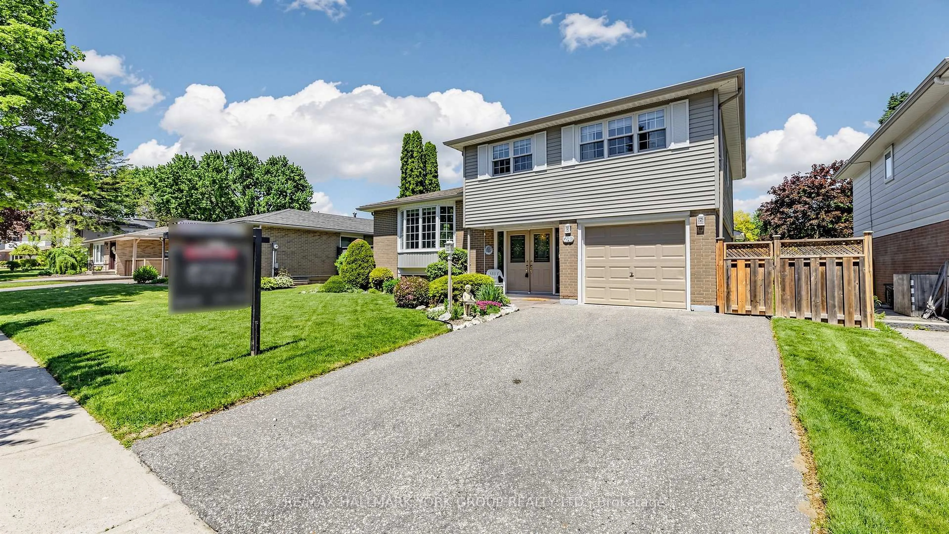 Unknown for 24 Devins Dr, Aurora Ontario L4G 2Z1