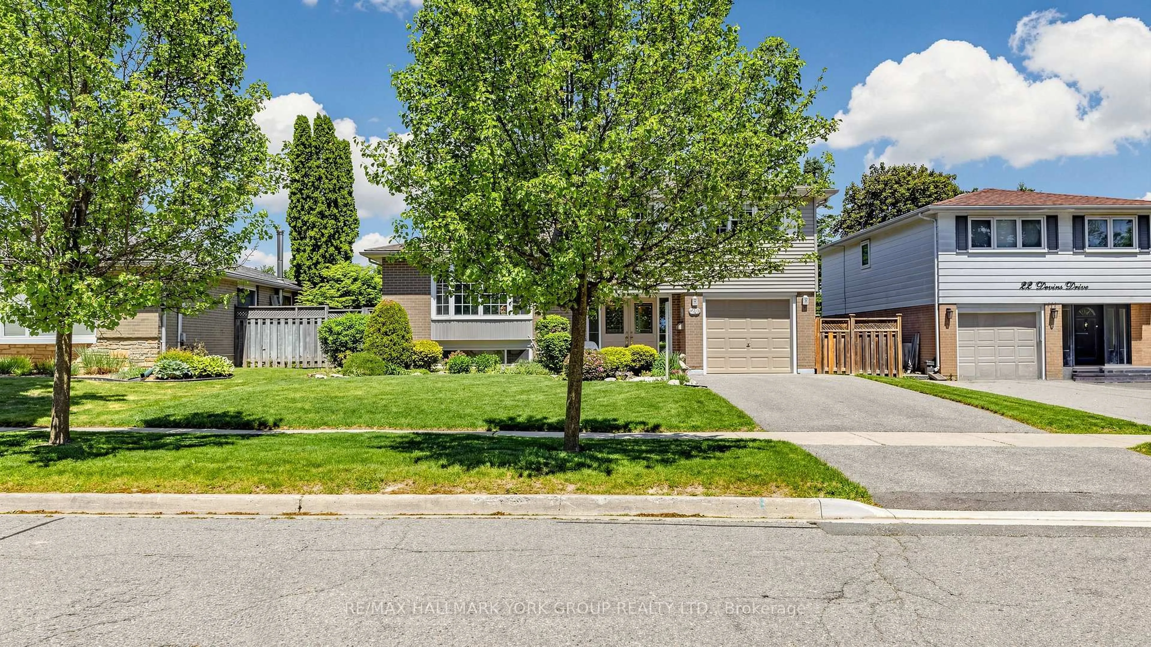 Unknown for 24 Devins Dr, Aurora Ontario L4G 2Z1