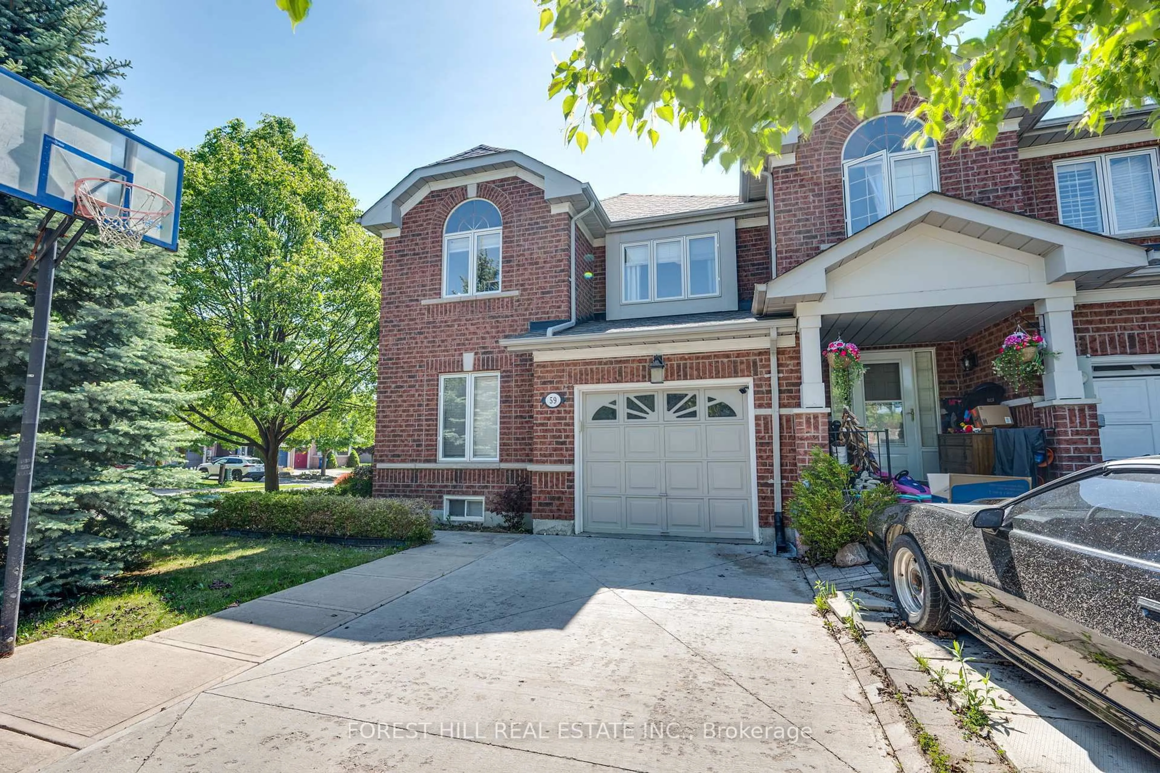 Home with brick exterior material, street for 59 Banbrooke Cres, Newmarket Ontario L3X 2W9