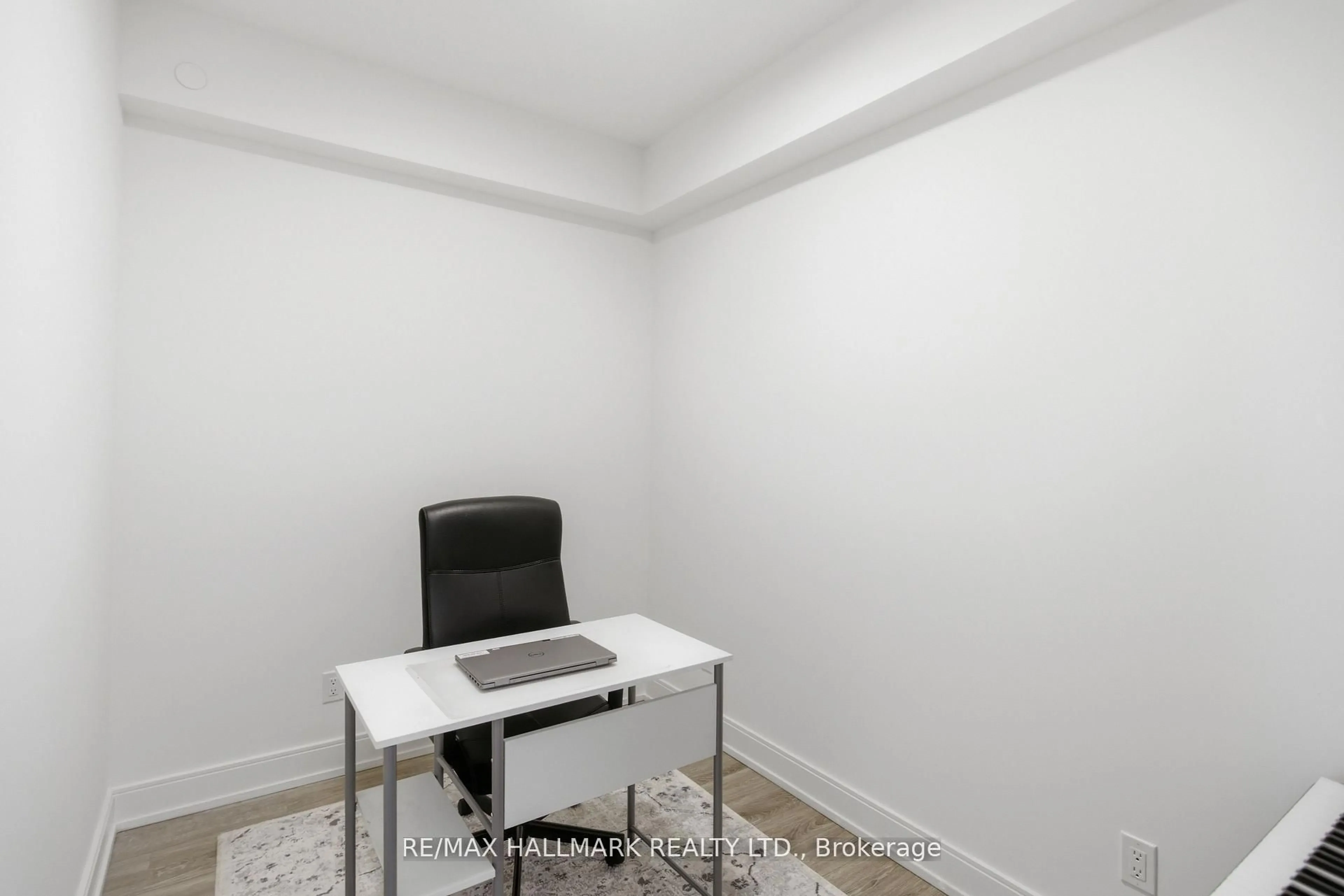 A pic of a room for 9608 Yonge St #1112A, Richmond Hill Ontario L4C 1V6
