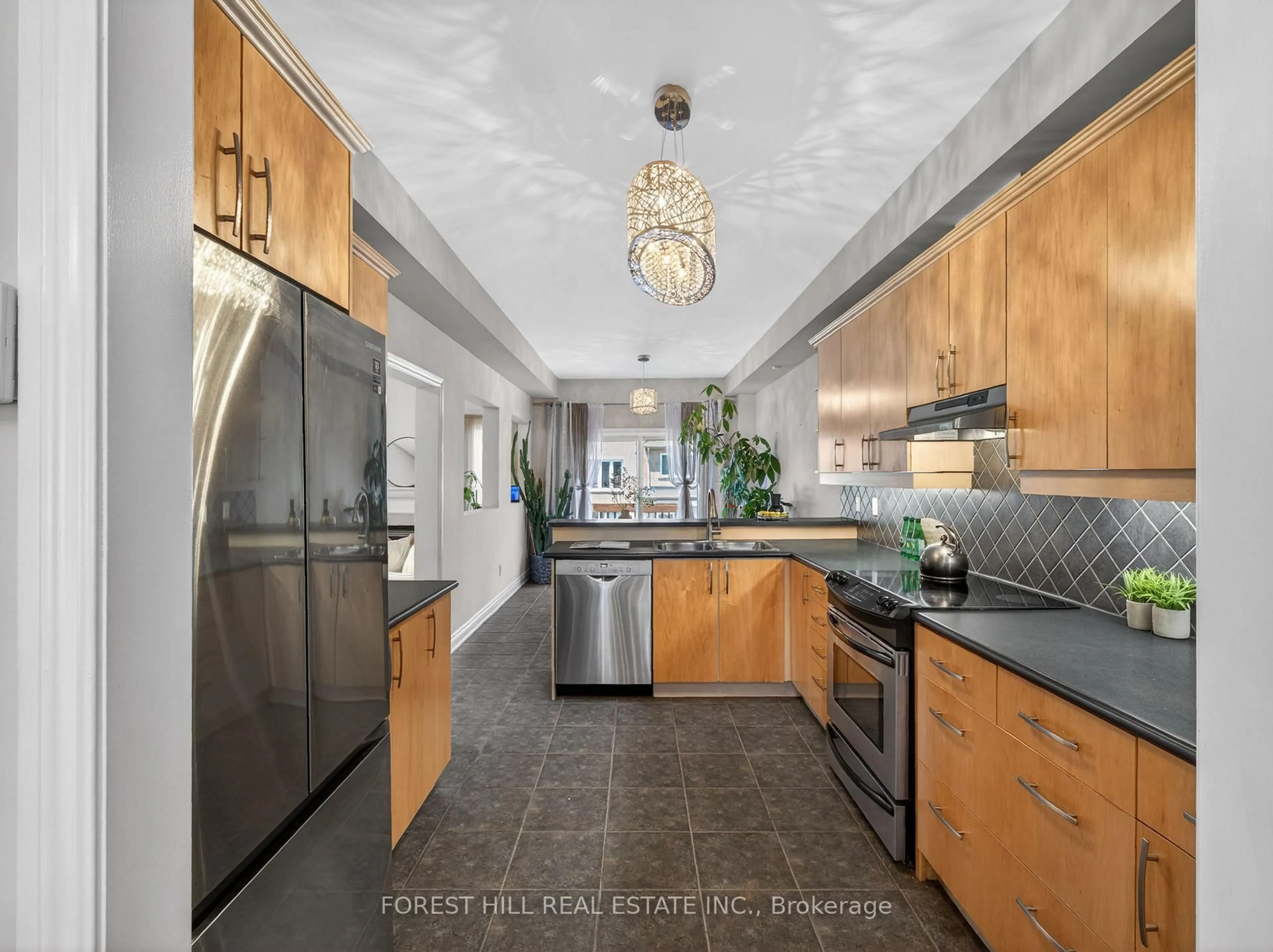 Open concept kitchen, ceramic/tile floor for 24 Mintwood Rd, Vaughan Ontario L4J 9C3