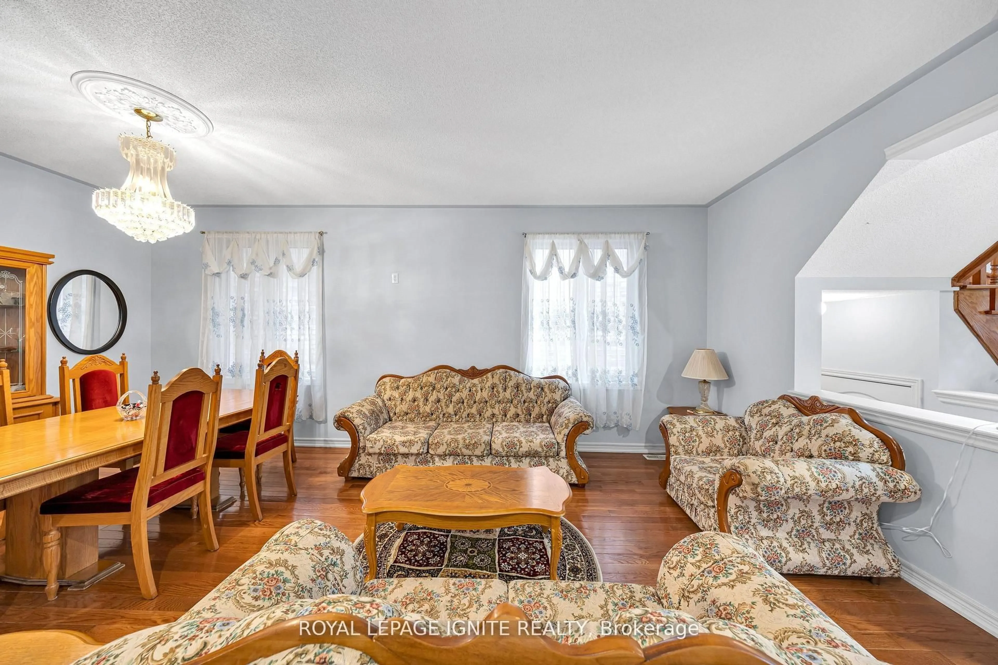 Living room with furniture, unknown for 59 Boswell Rd, Markham Ontario L6B 0G3