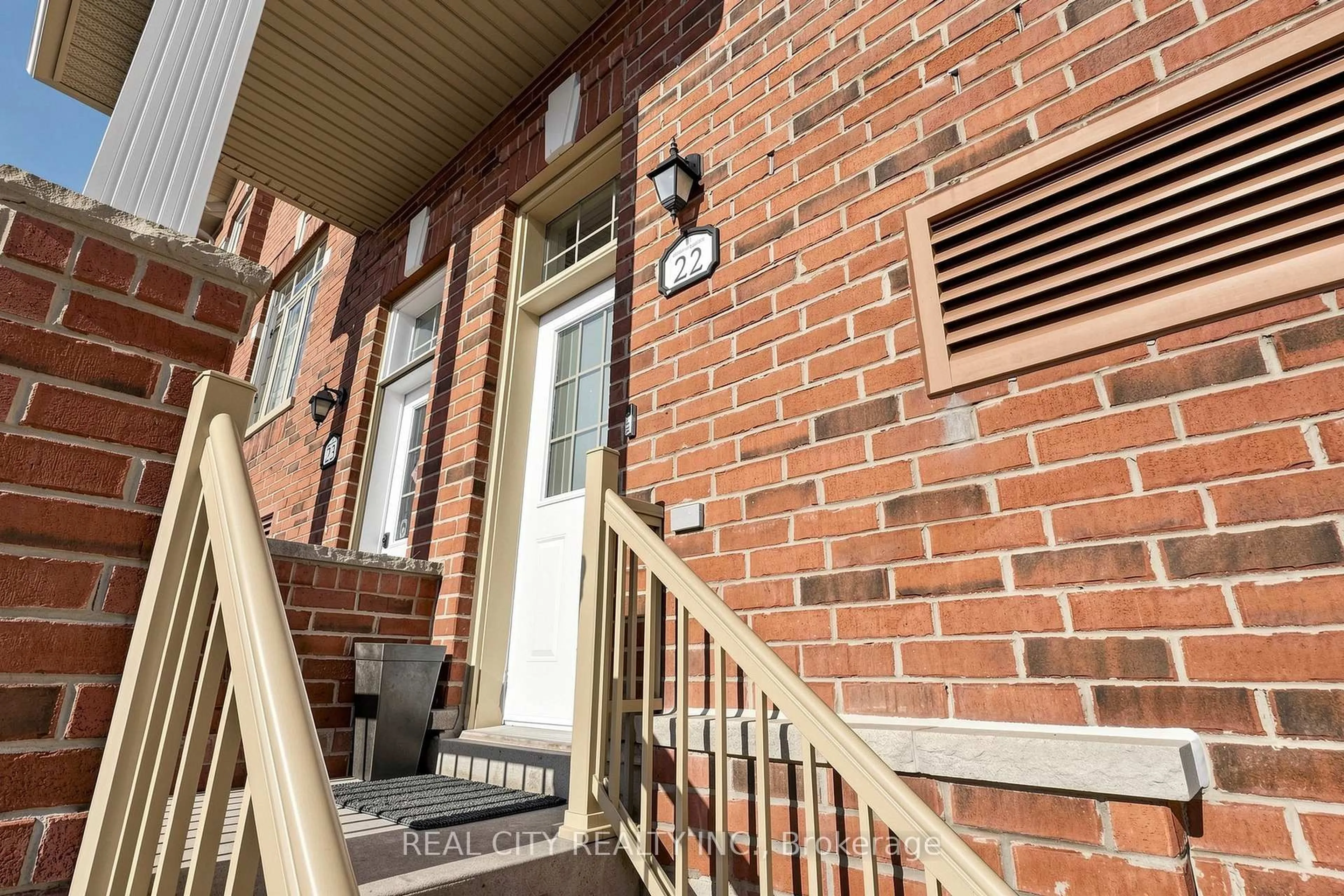 Patio, street for 10 Greensborough Village Circ #22, Markham Ontario L6E 1M4