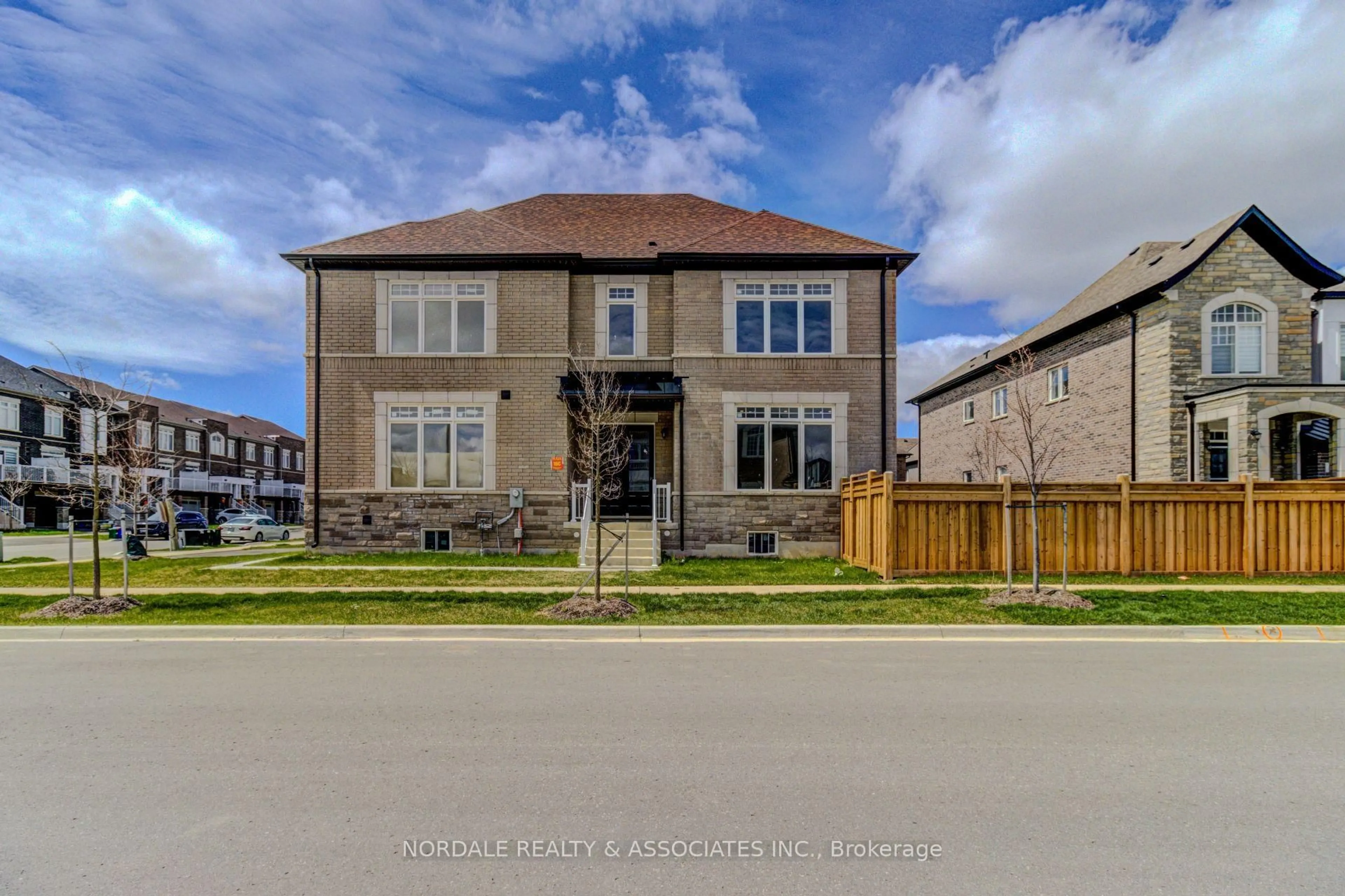 Home with brick exterior material, street for 90 Seguin St, Richmond Hill Ontario L4E 1H8