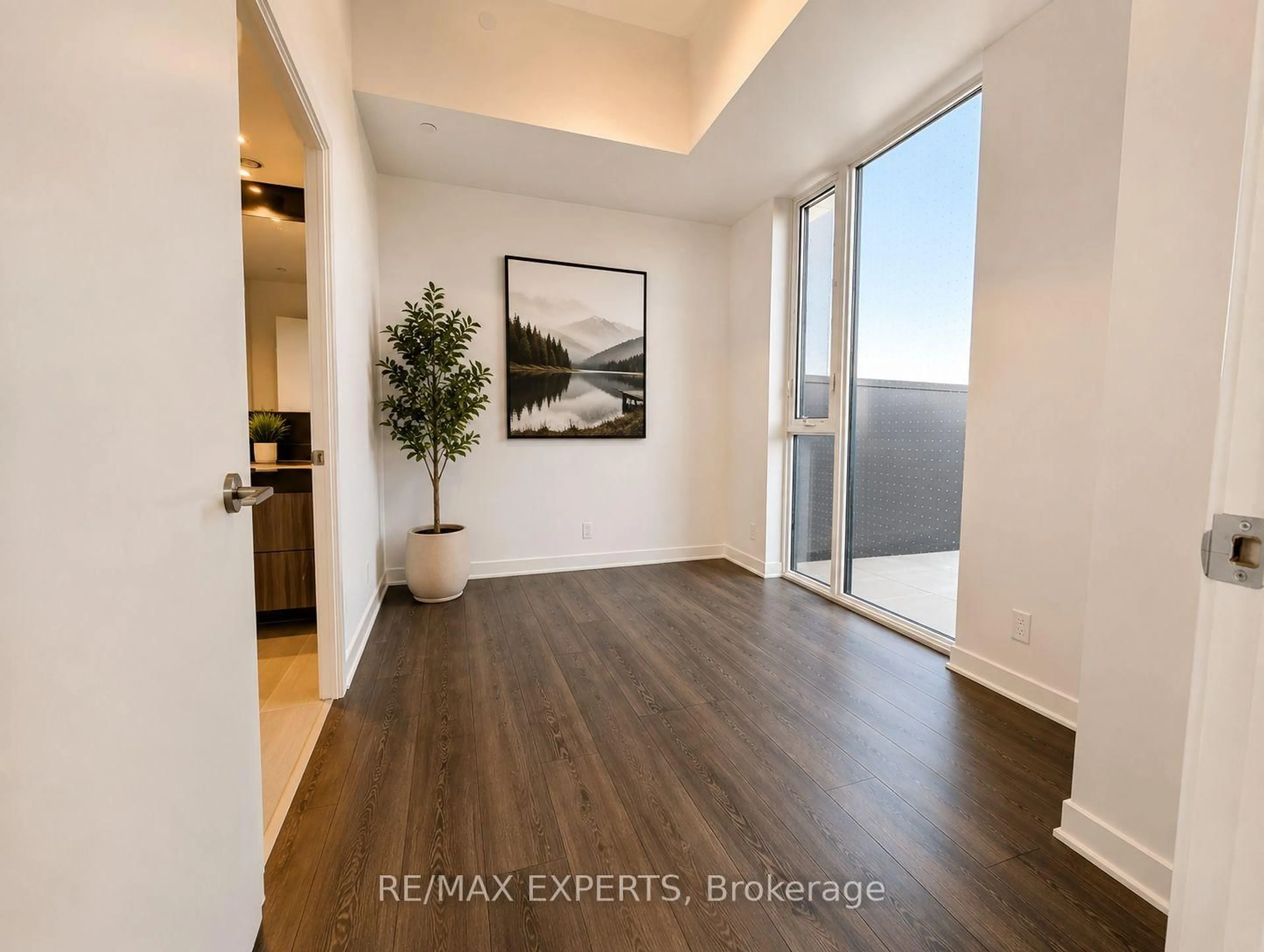 Indoor entryway for 10 Flavelle Tr #402, Vaughan Ontario L4L 1V8
