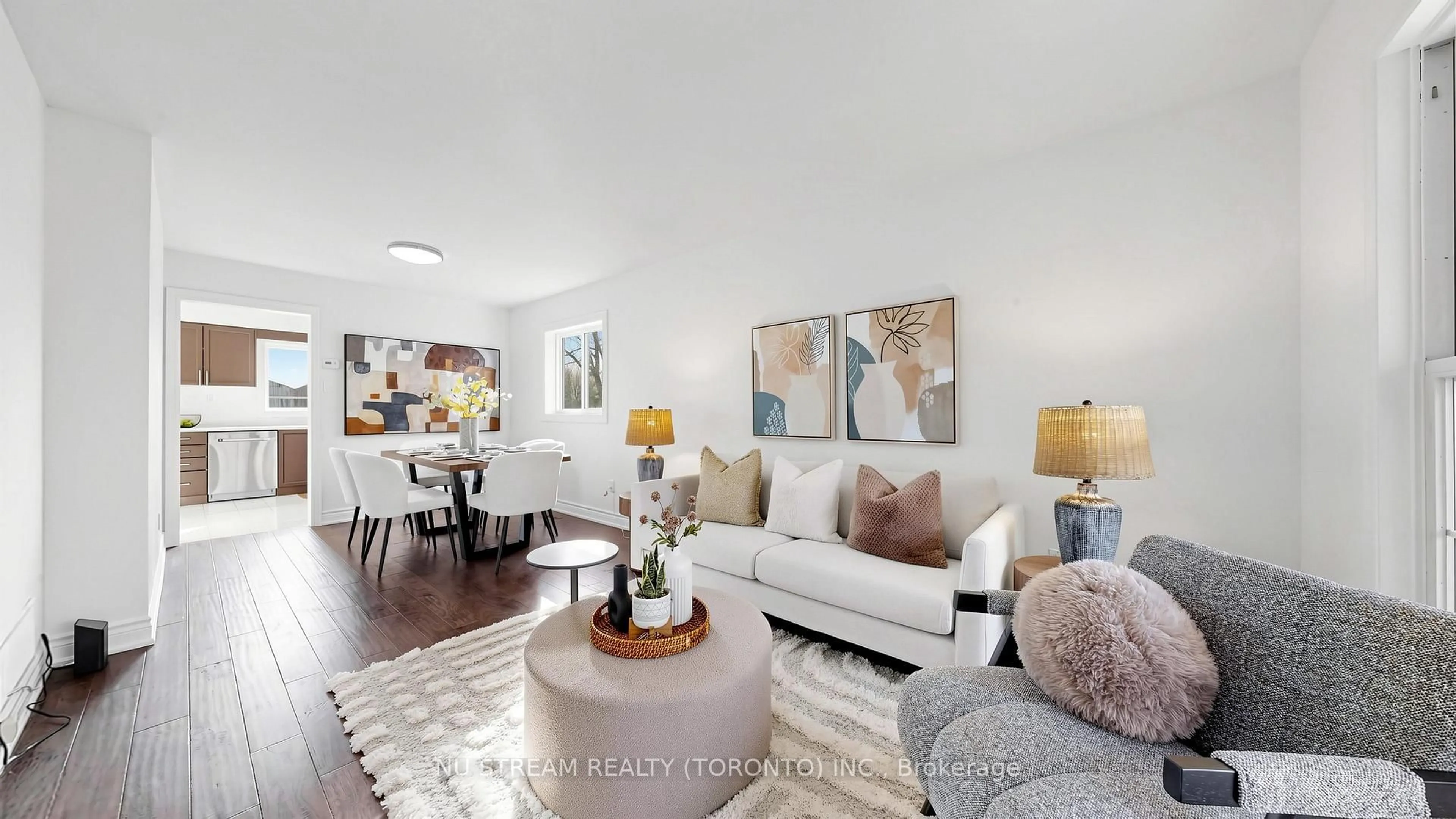 Living room with furniture, unknown for 528 Veale Pl, Newmarket Ontario L3Y 8H9