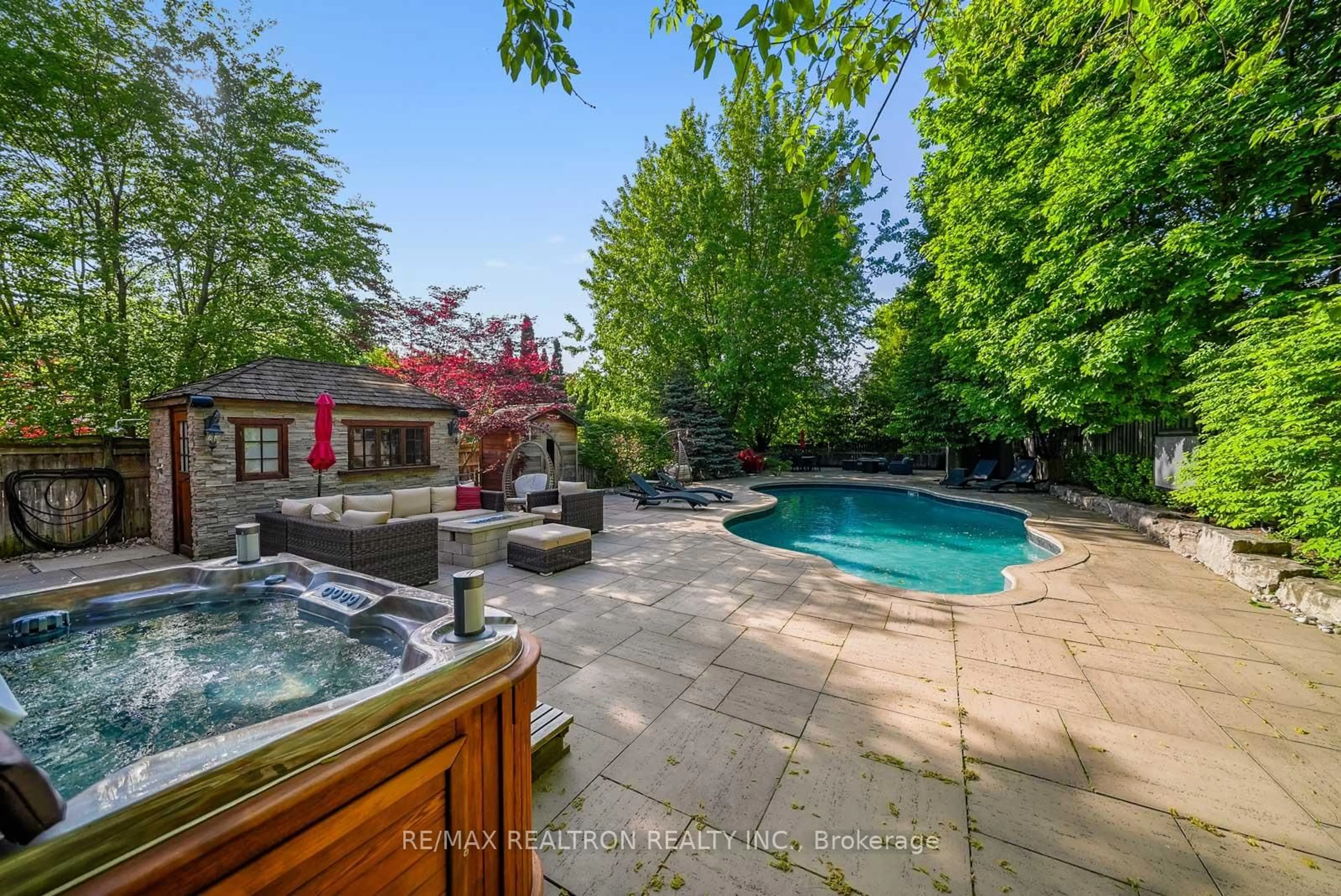 Pool for 160 King High Dr, Vaughan Ontario L4J 3N5