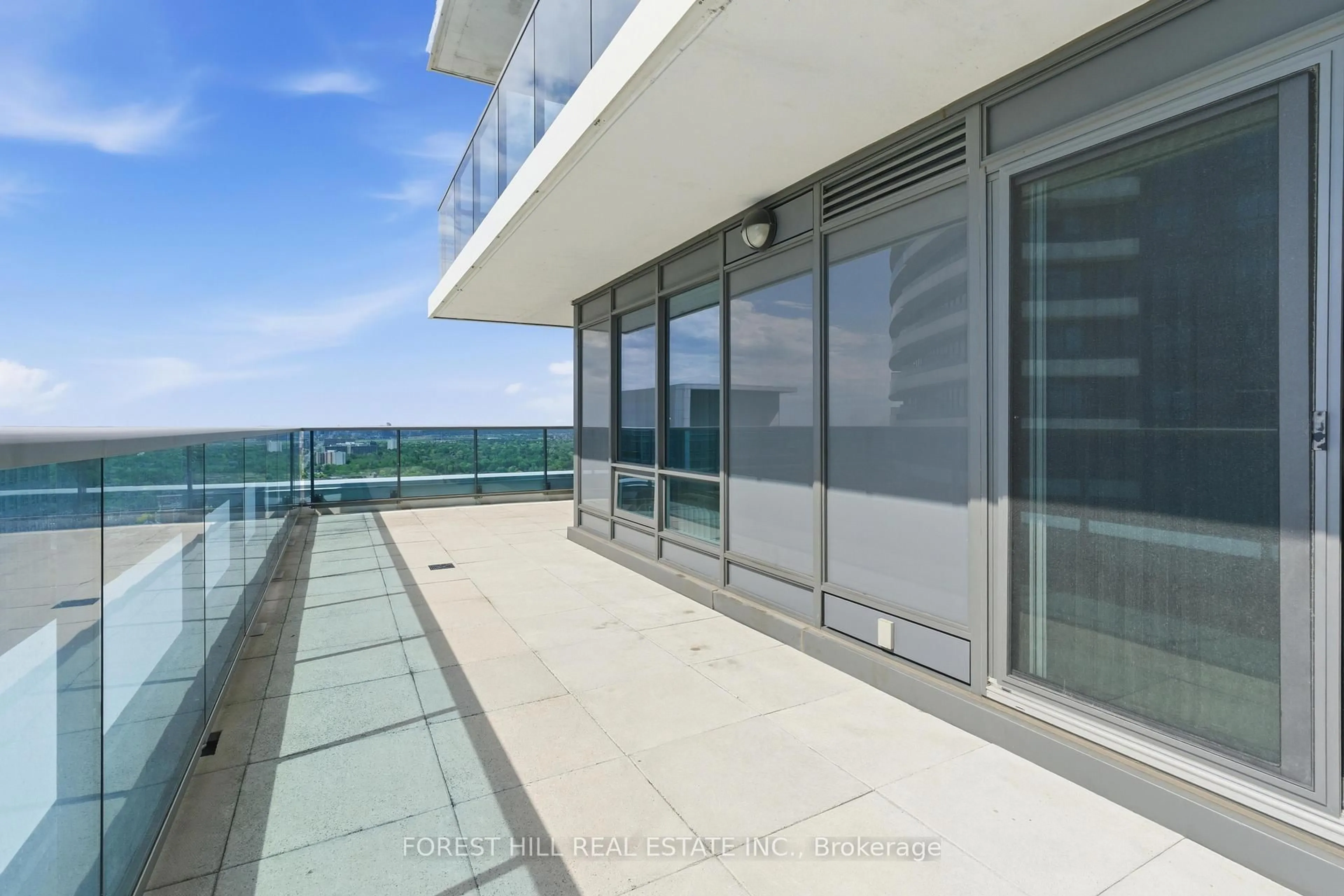 Balcony in the apartment, water/lake/river/ocean view for 7165 Yonge St #2509, Markham Ontario L3T 0C9