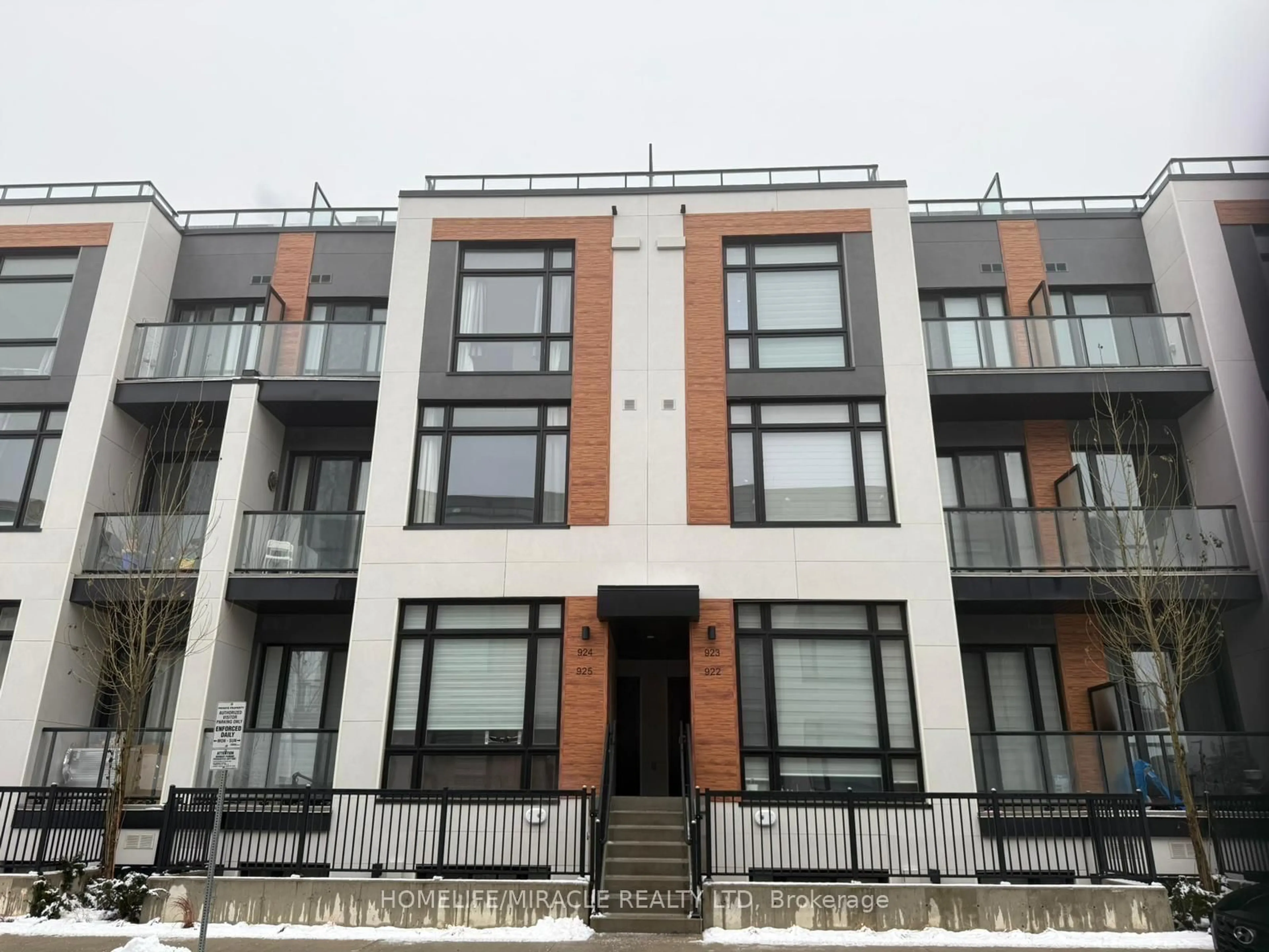 Unknown for 2 Steckley House Lane #924, Richmond Hill Ontario L4S 0N4
