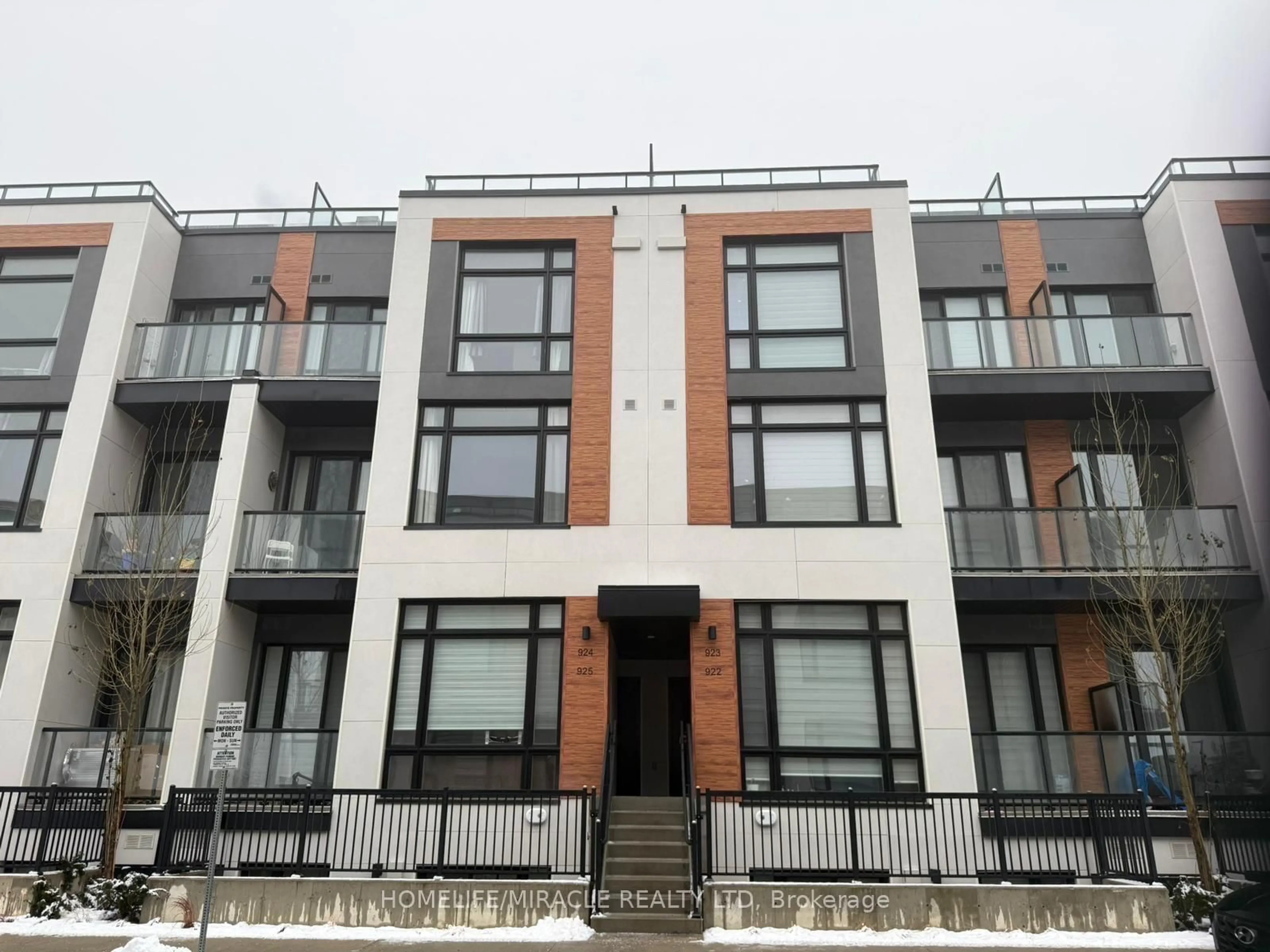 Unknown for 2 Steckley House Lane #924, Richmond Hill Ontario L4S 0N4