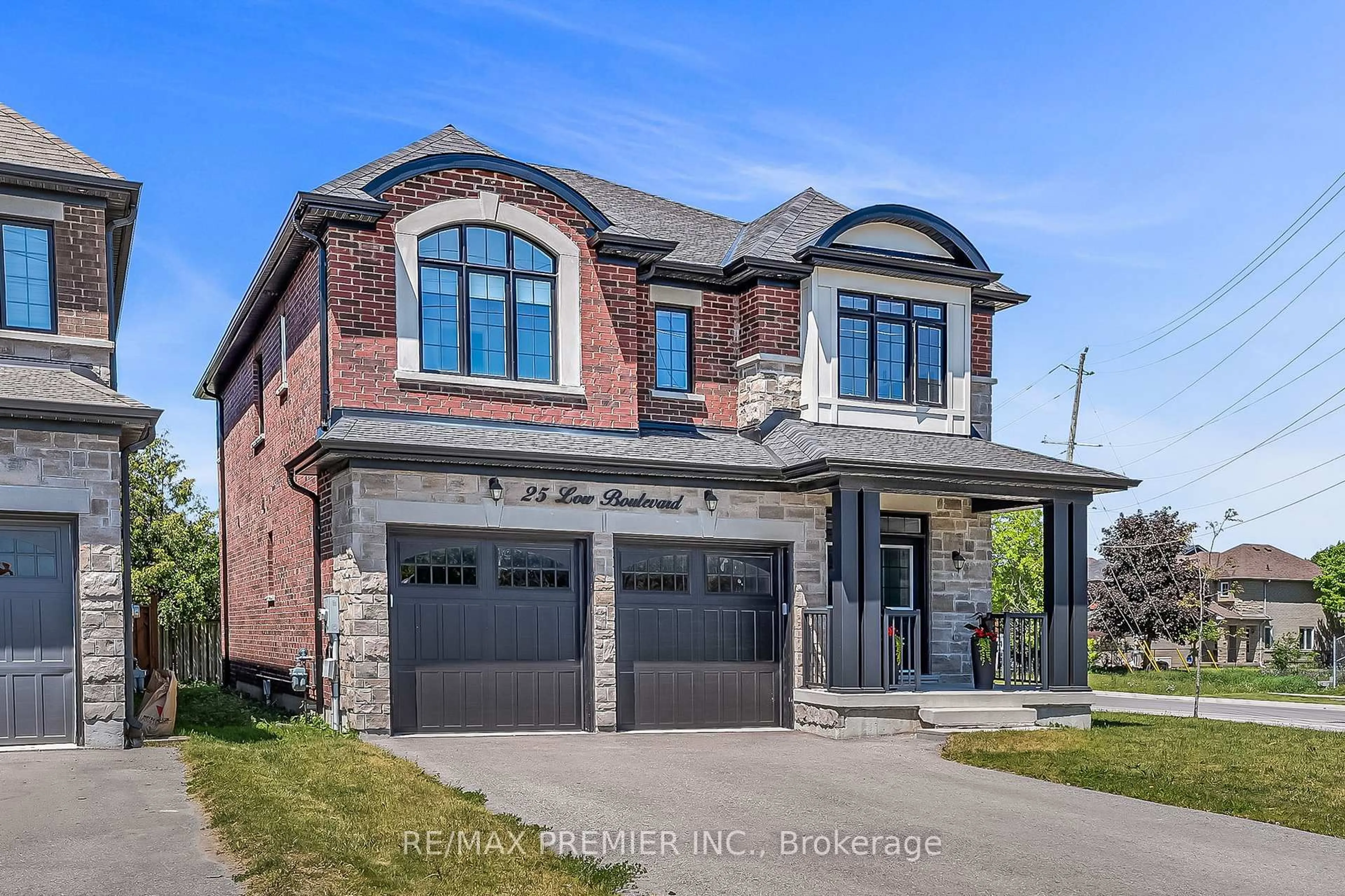 Home with brick exterior material, street for 25 Low Blvd, Uxbridge Ontario L9P 1W7