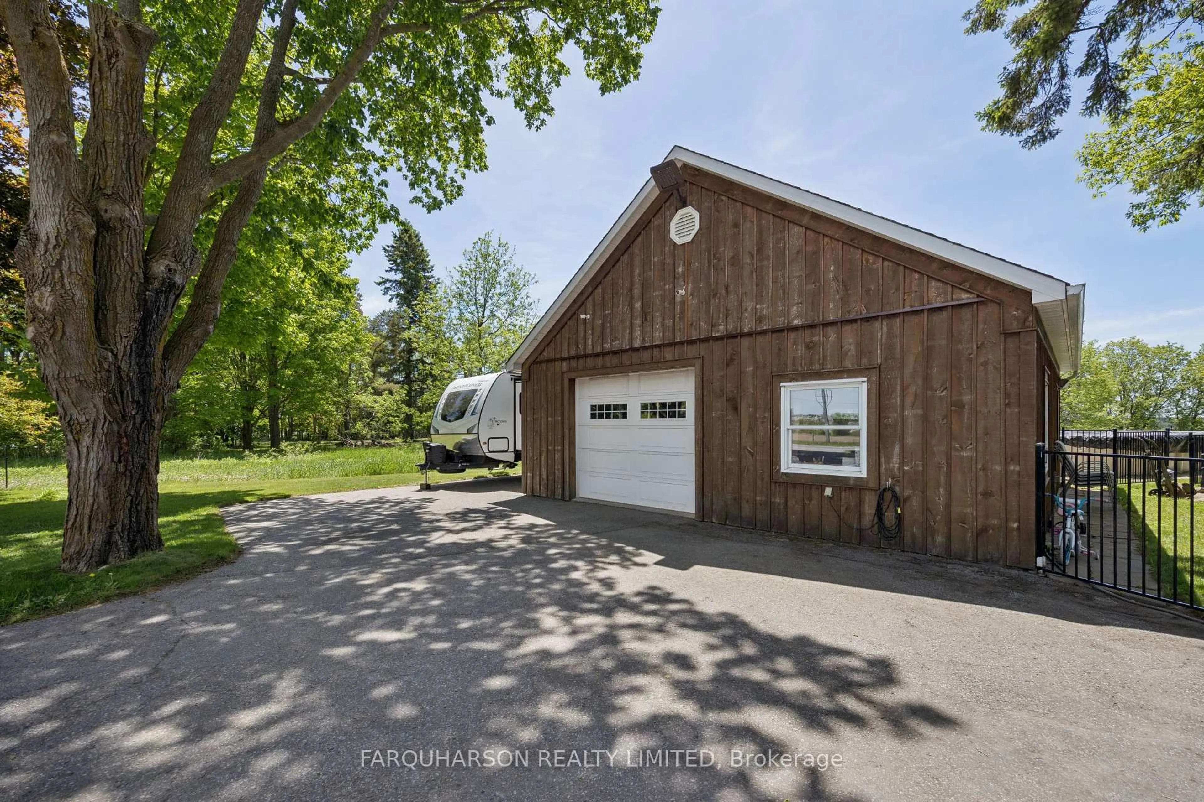 Indoor garage for 12066 48 Highway, Whitchurch-Stouffville Ontario L4A 7X5
