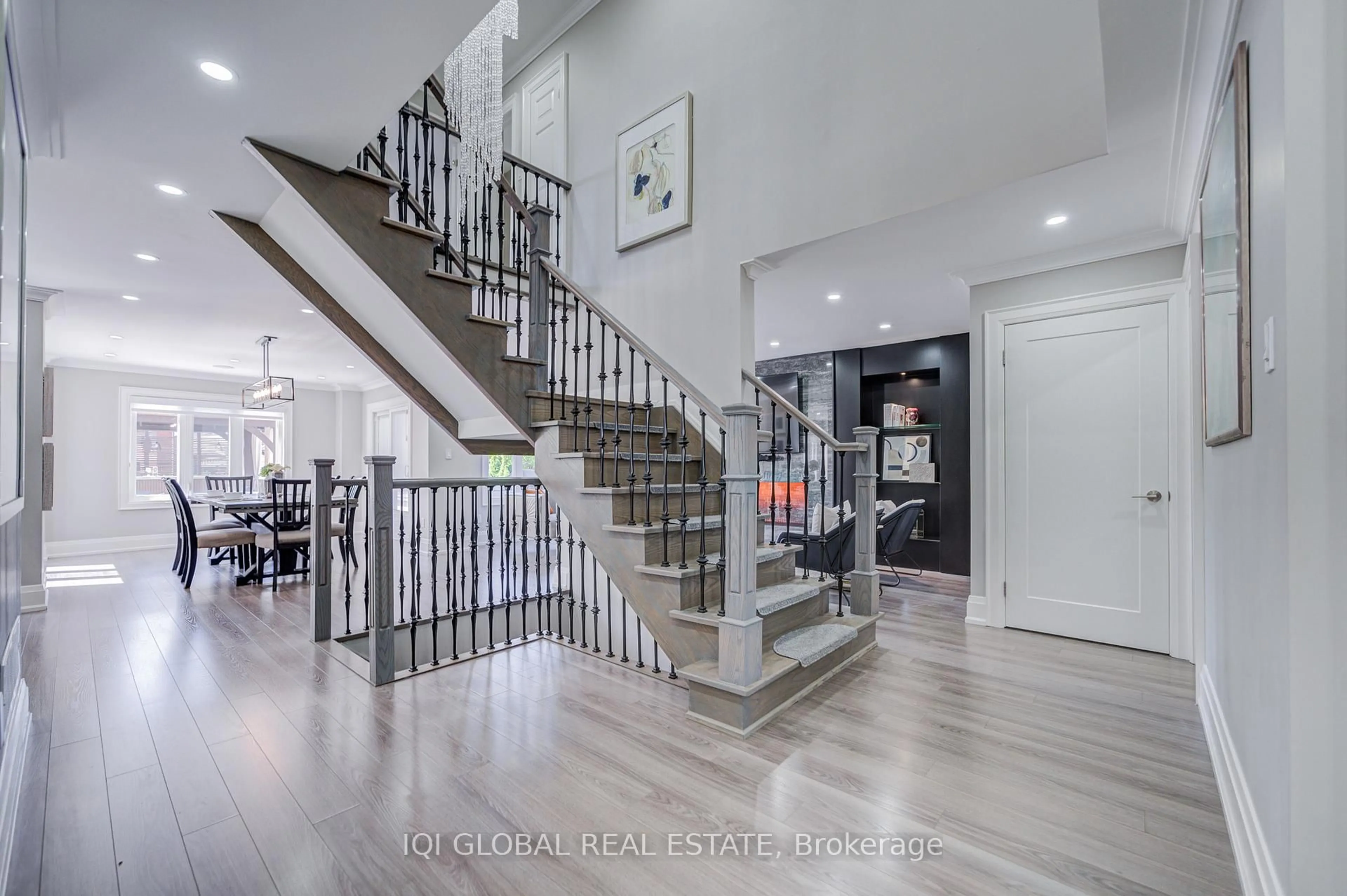 Indoor entryway for 235 Belview Ave, Vaughan Ontario L4L 7W4