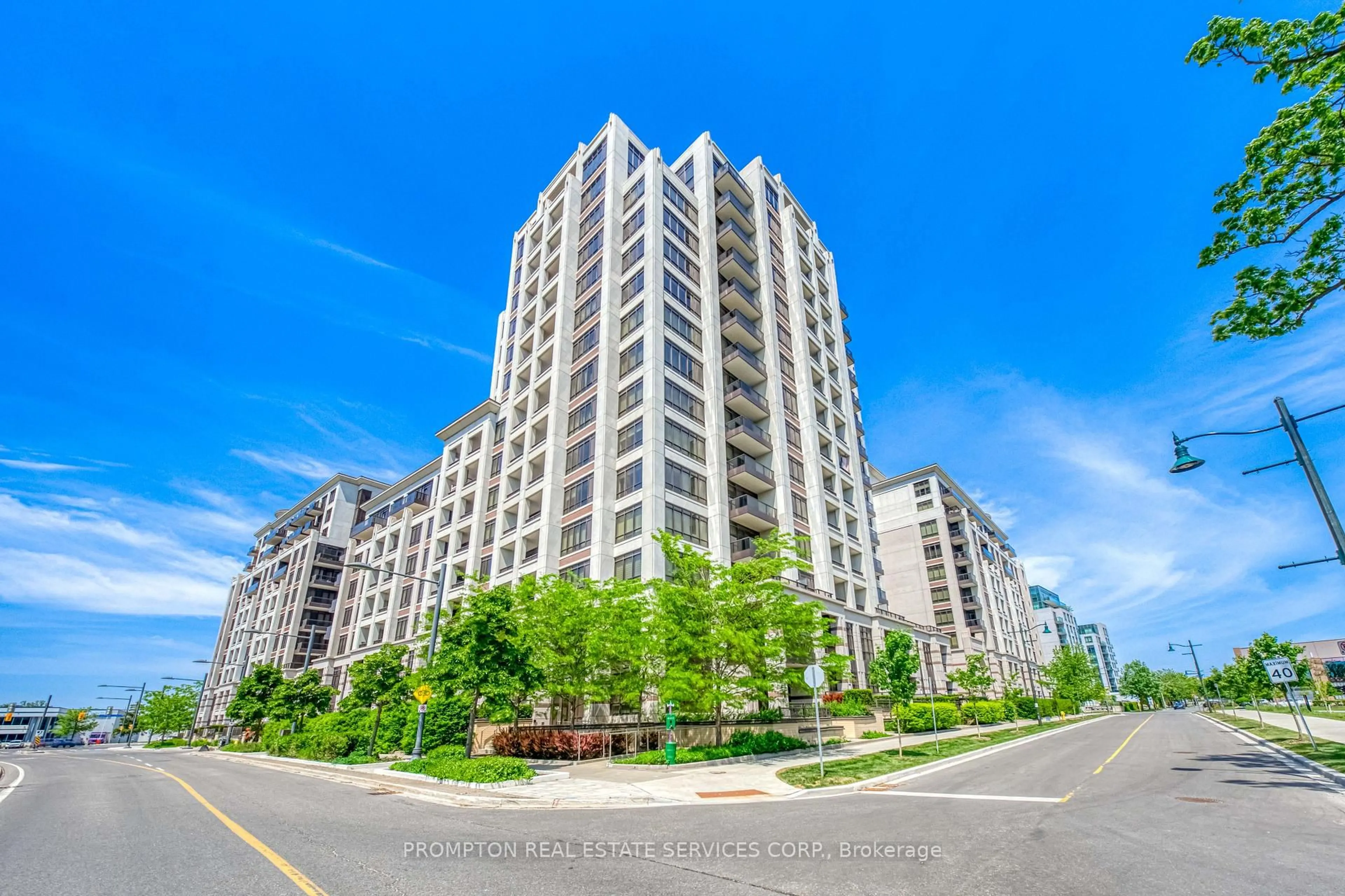 A pic from outside/outdoor area/front of a property/back of a property/a pic from drone, building for 38 Cedarland Dr #1208, Markham Ontario L6G 0G7