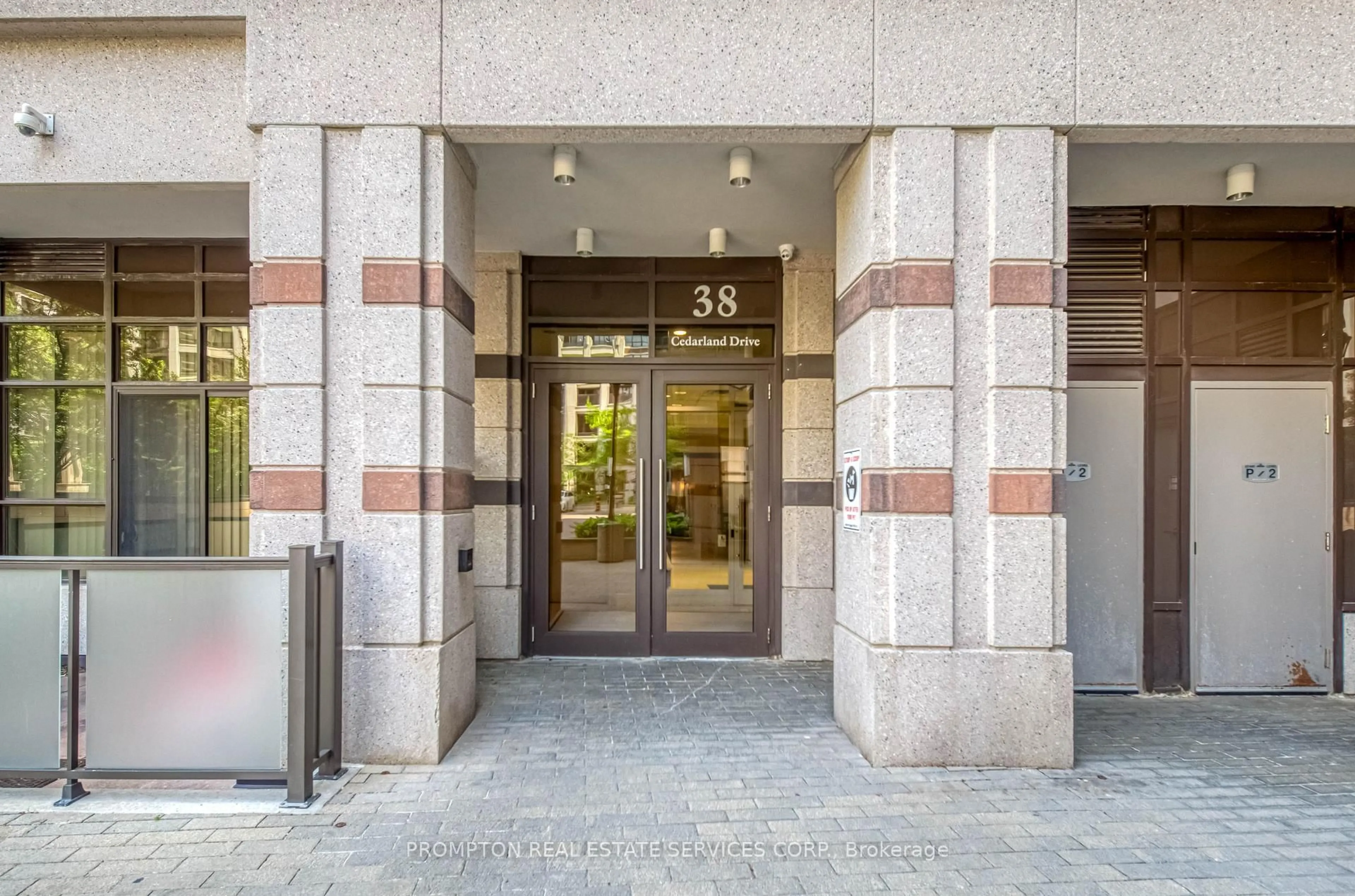 Indoor foyer for 38 Cedarland Dr #1208, Markham Ontario L6G 0G7