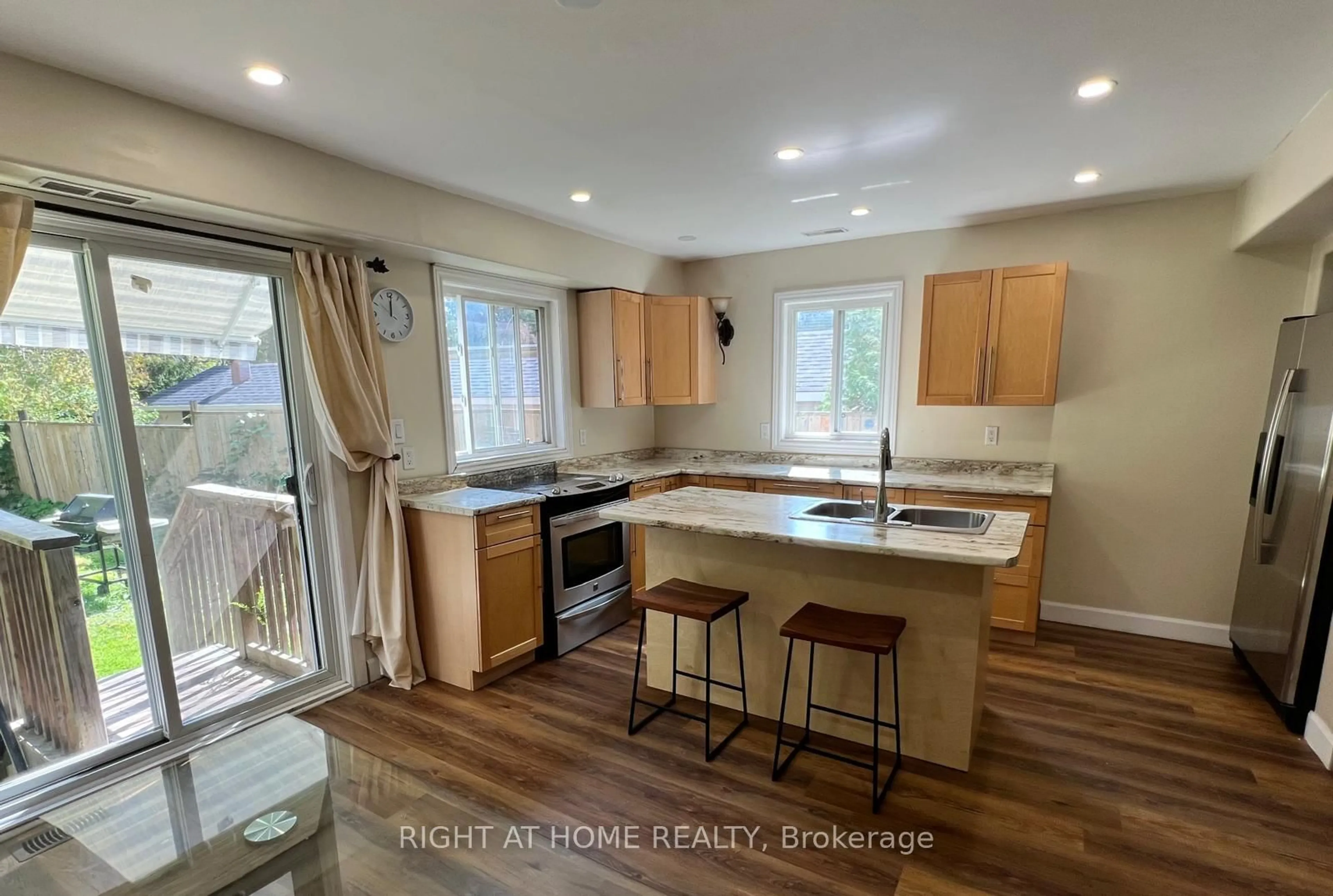 Open concept kitchen, unknown for 3273 Cove Ave, Innisfil Ontario L9S 2K7