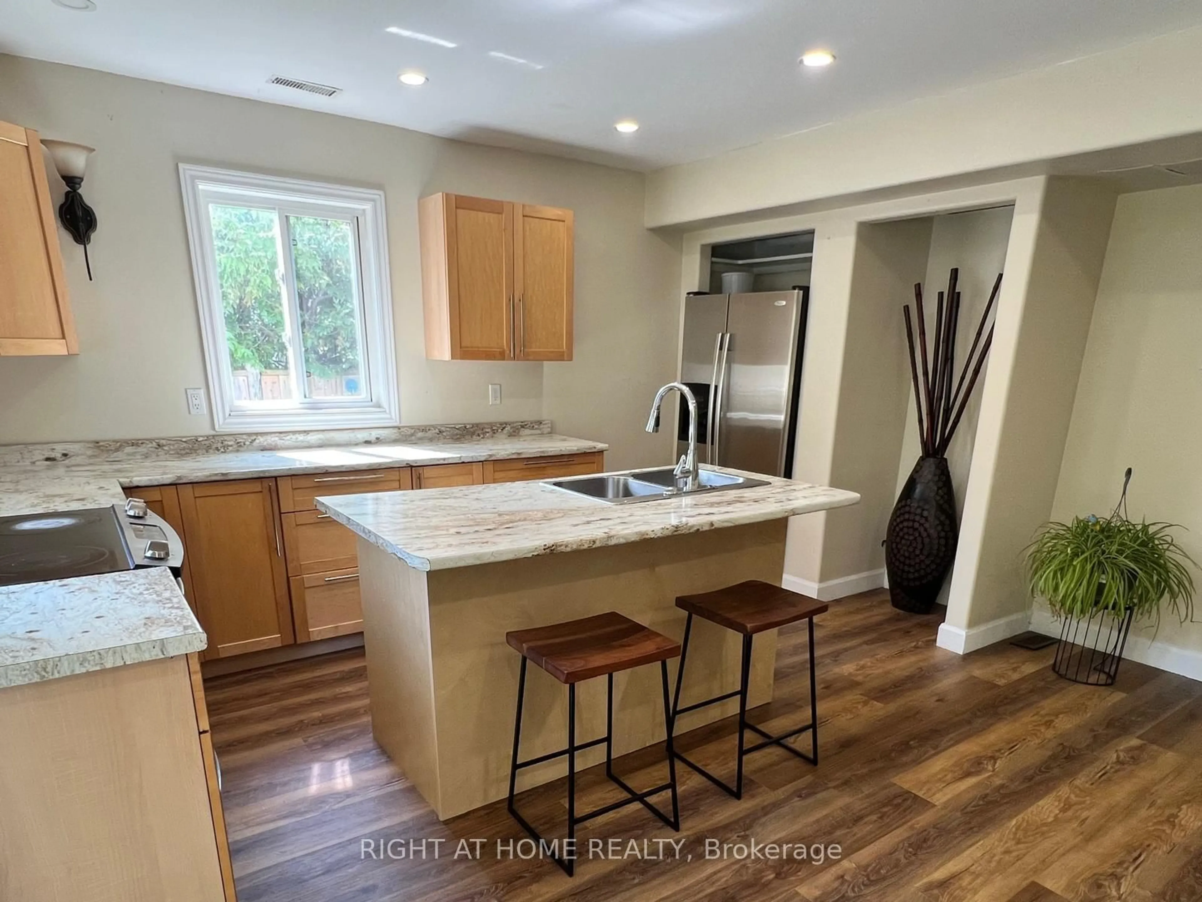 Open concept kitchen, unknown for 3273 Cove Ave, Innisfil Ontario L9S 2K7