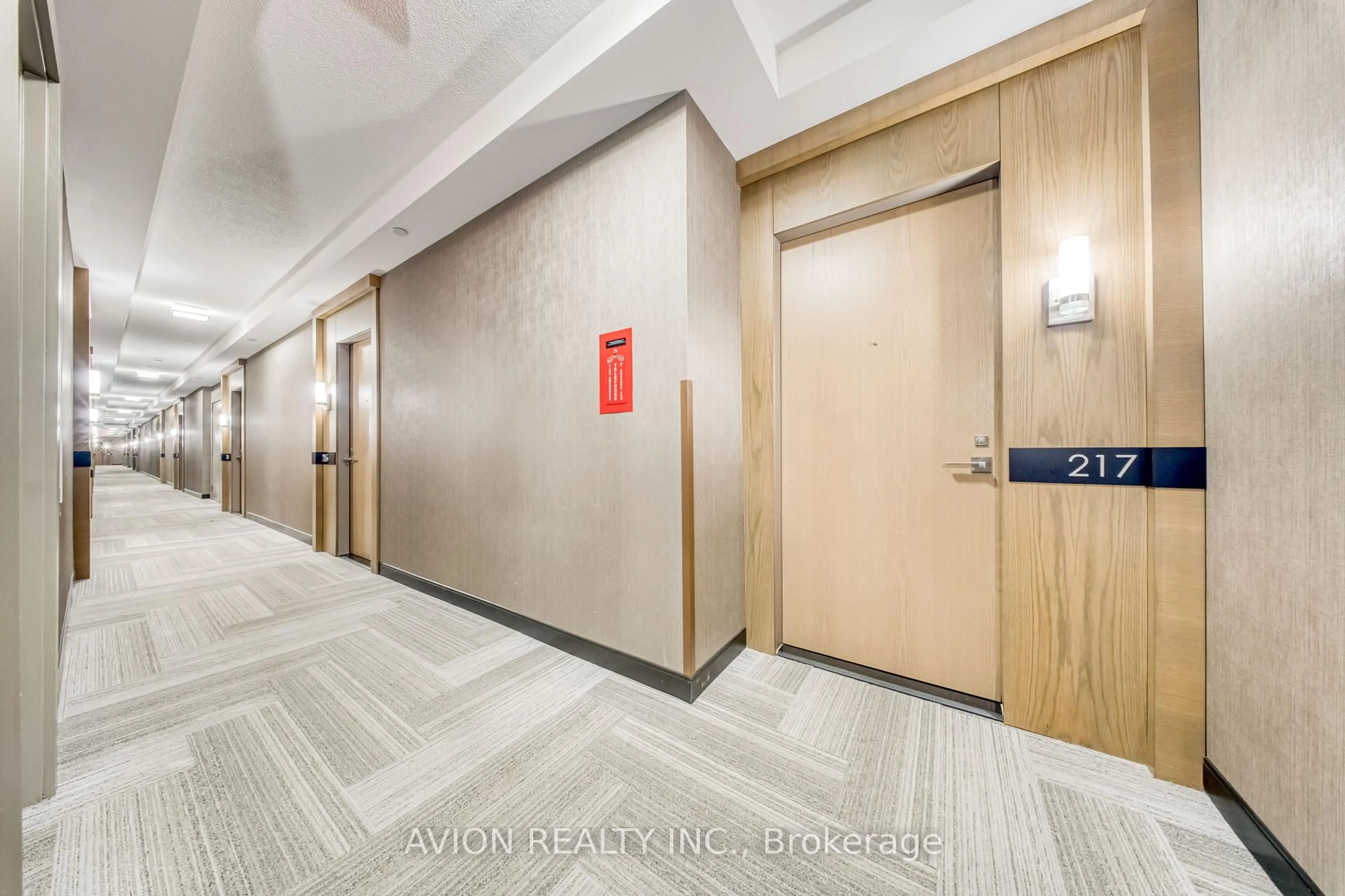 Indoor foyer for 28 Uptown Dr #217, Markham Ontario L3R 5M8