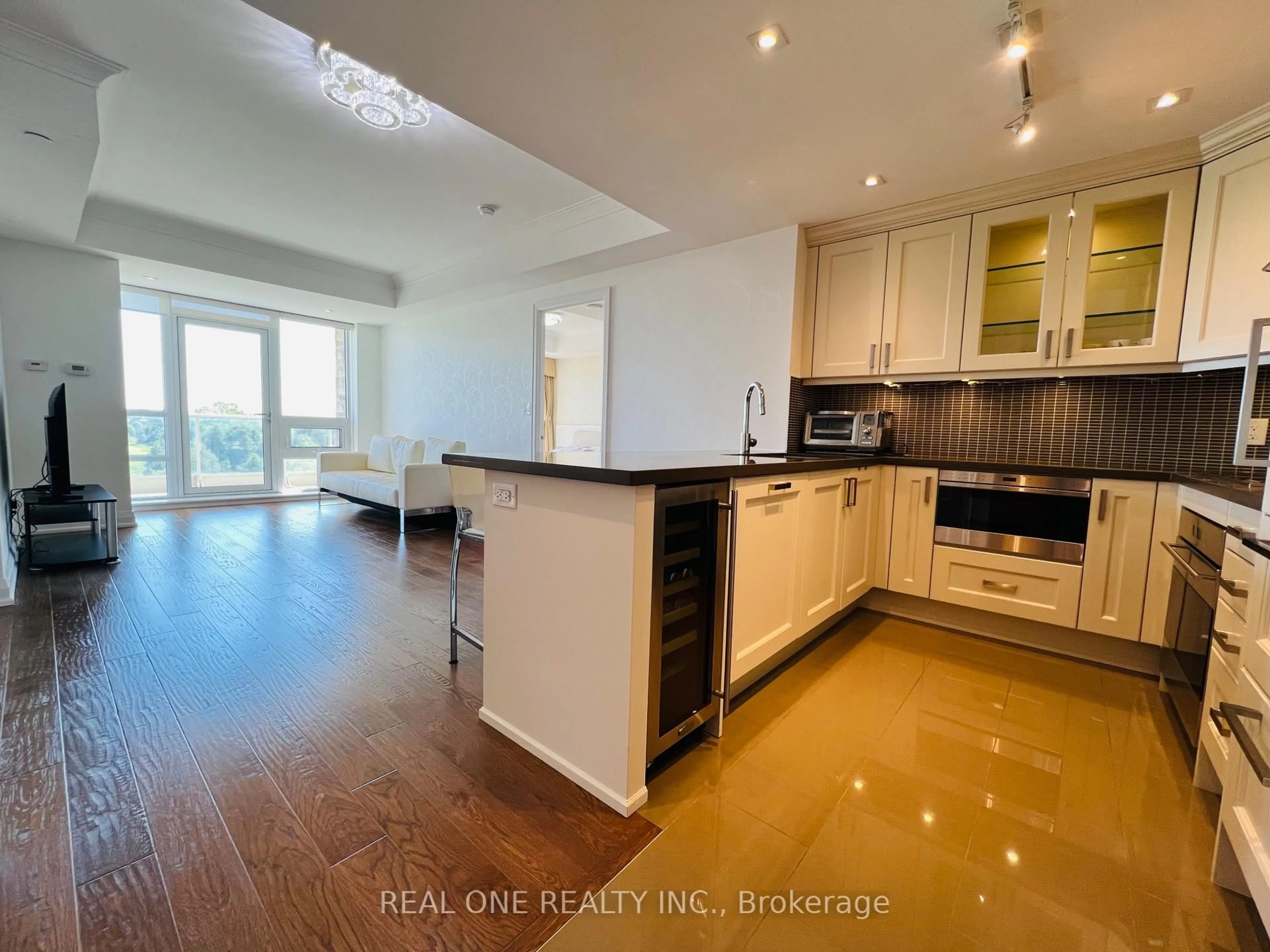 Open concept kitchen, unknown for 15 Stollery Pond Cres #612, Markham Ontario L6C 0Y4