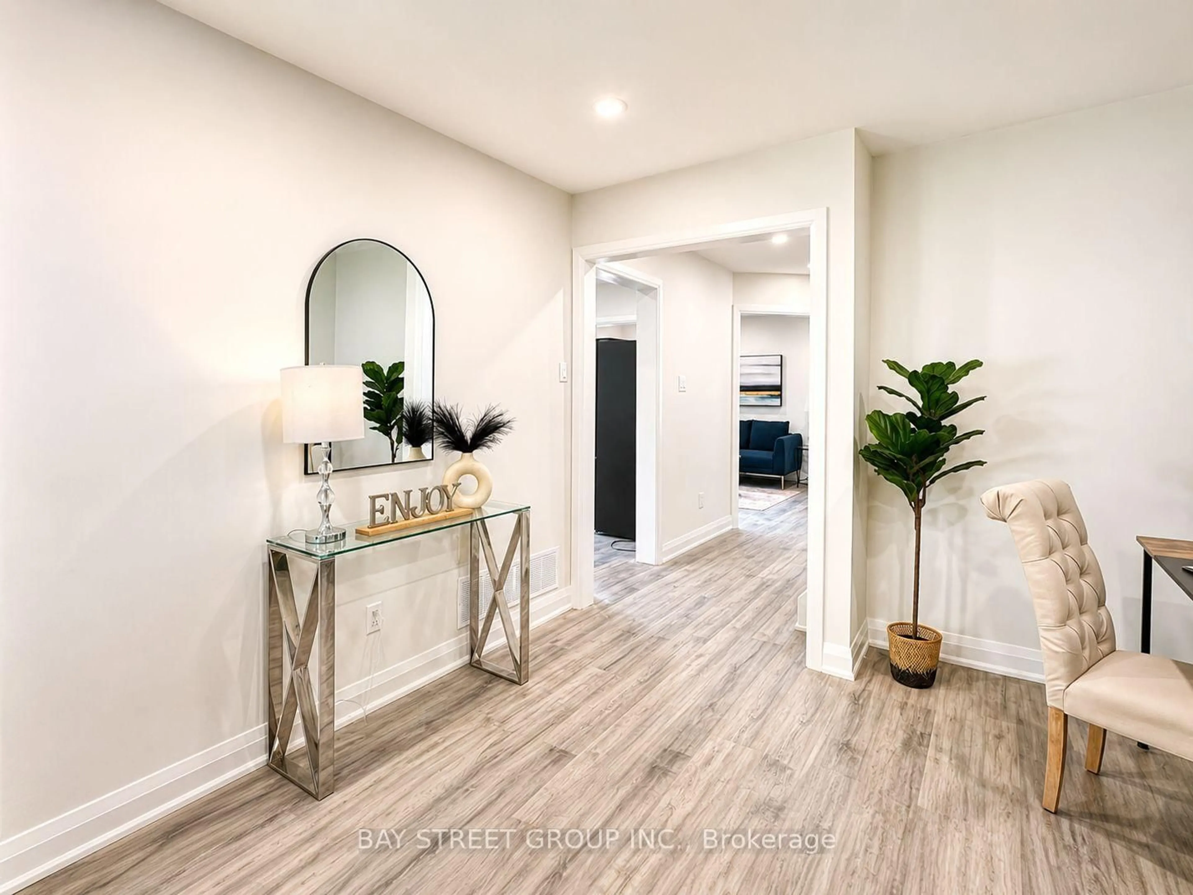 Indoor entryway for 44 Lilac Ave, Markham Ontario L3T 5K2
