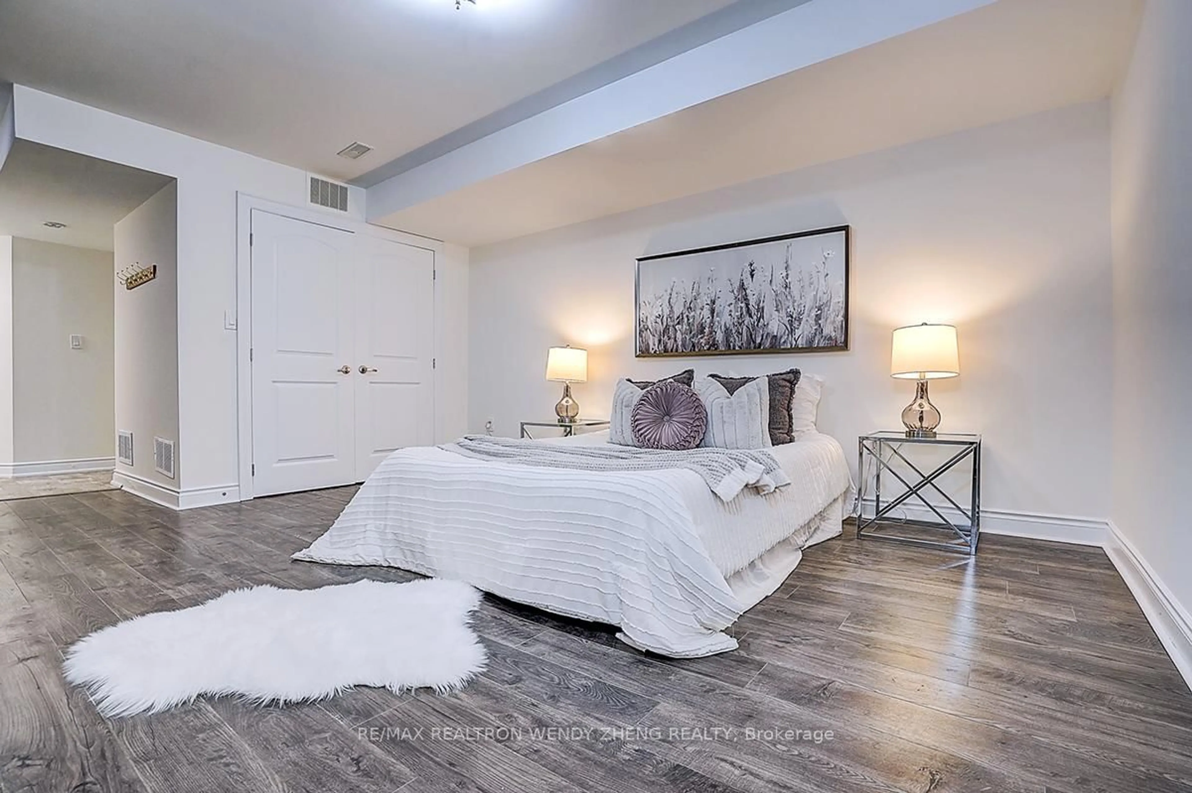 Bedroom with bed, unknown for 80 Benson Ave, Richmond Hill Ontario L4C 4E7