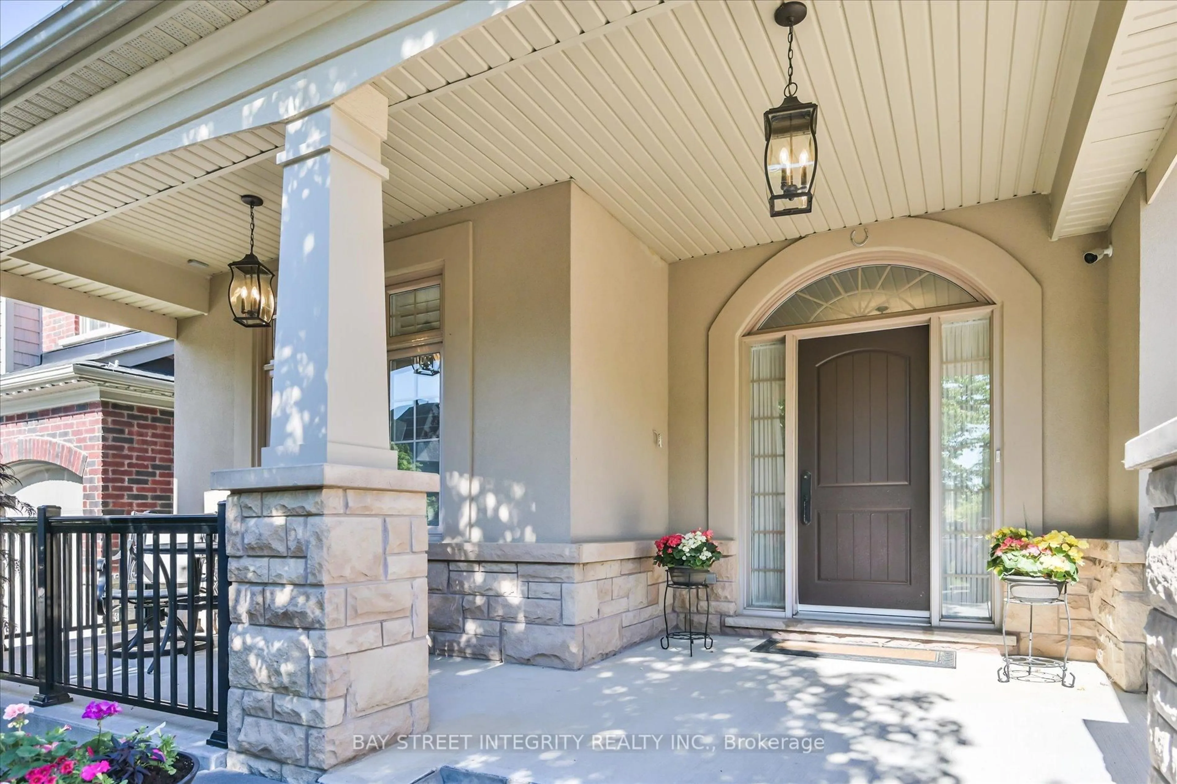 Indoor entryway for 49 Glengordon Cres, Markham Ontario L6C 0K1