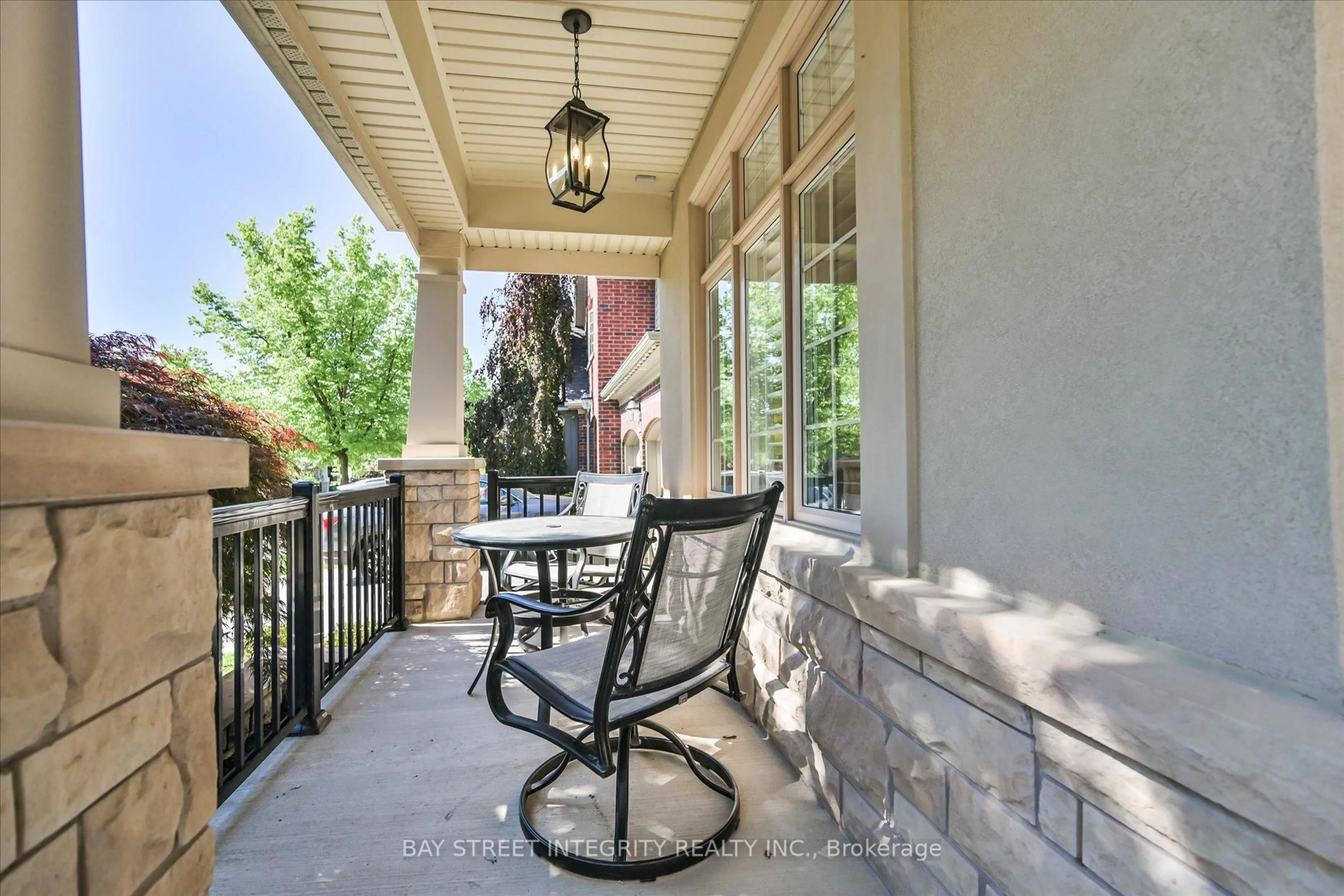 Patio, street for 49 Glengordon Cres, Markham Ontario L6C 0K1