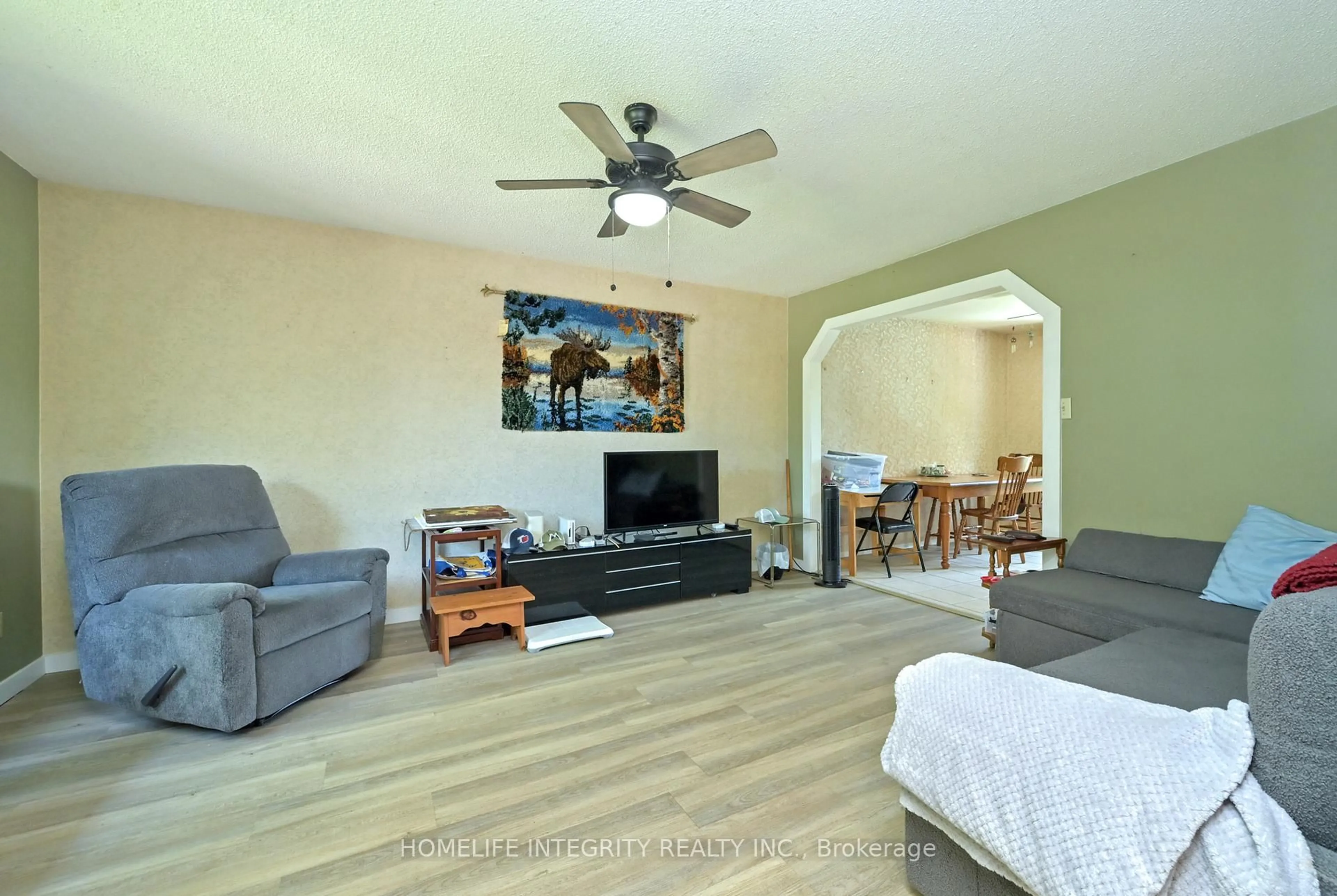 Living room with furniture, unknown for 311 Centre St, New Tecumseth Ontario L0G 1A0