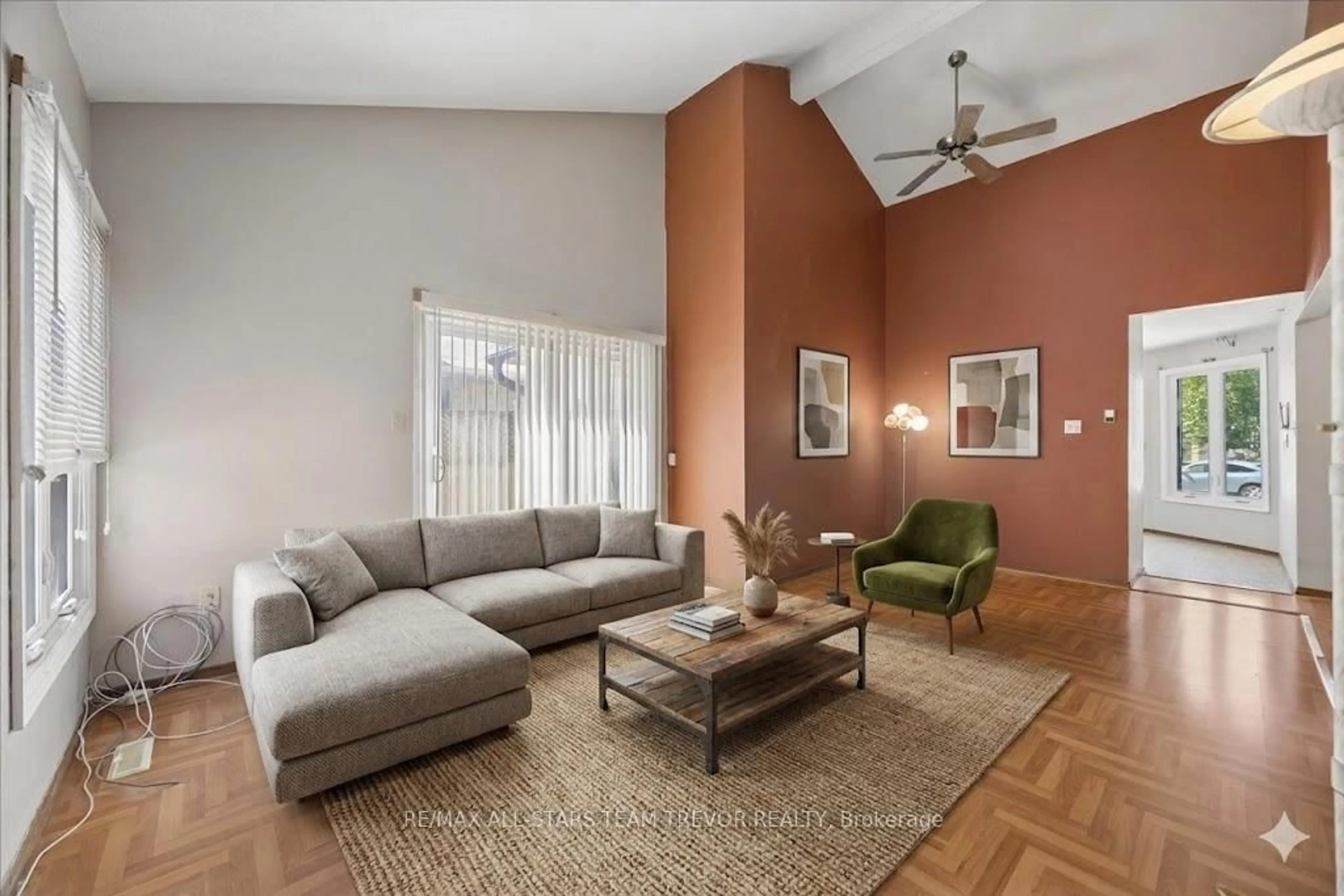 Living room with furniture, unknown for 42 Eastman Cres, Newmarket Ontario L3Y 5S1