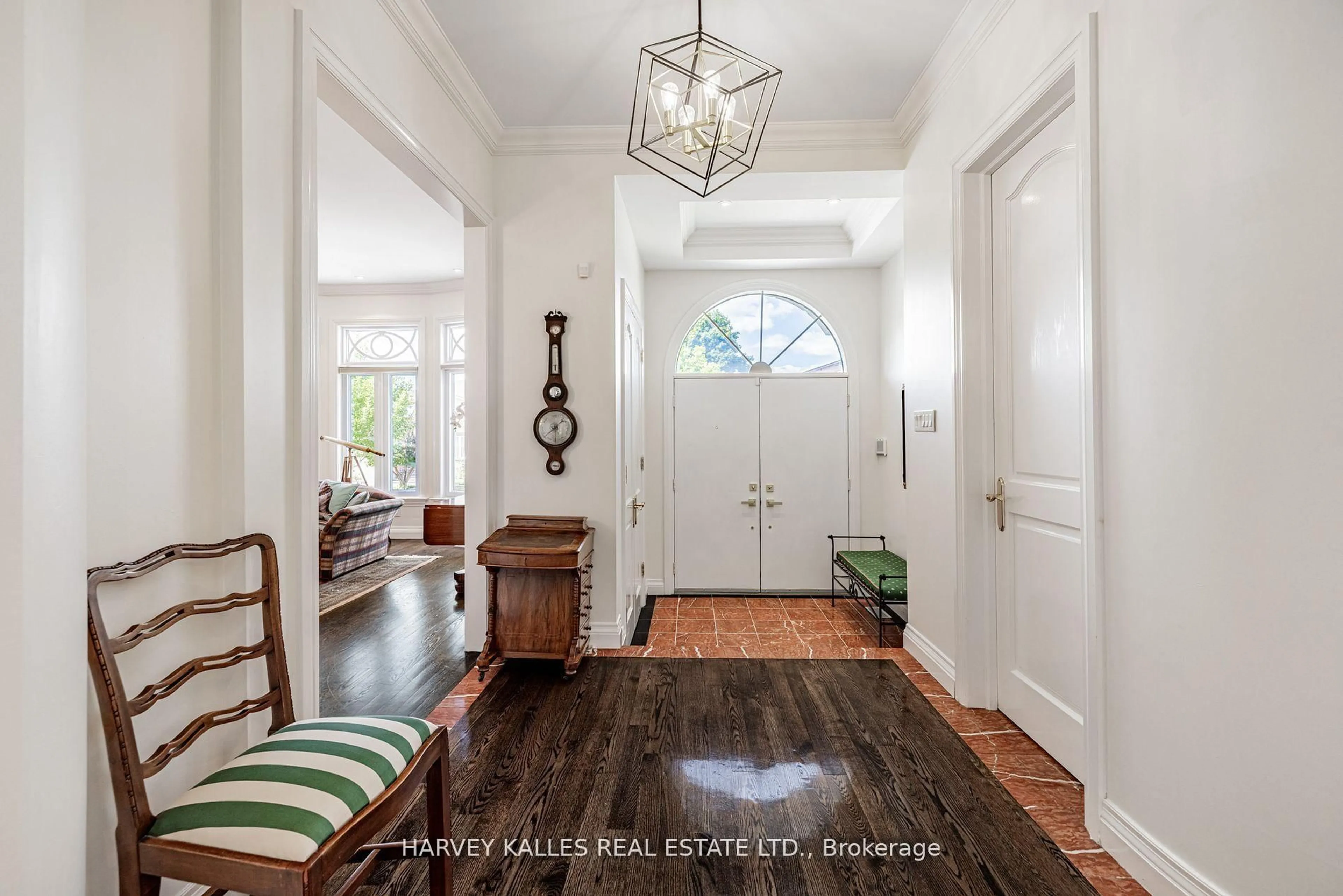 Indoor entryway for 145 Rodeo Dr, Vaughan Ontario L4J 4Y6