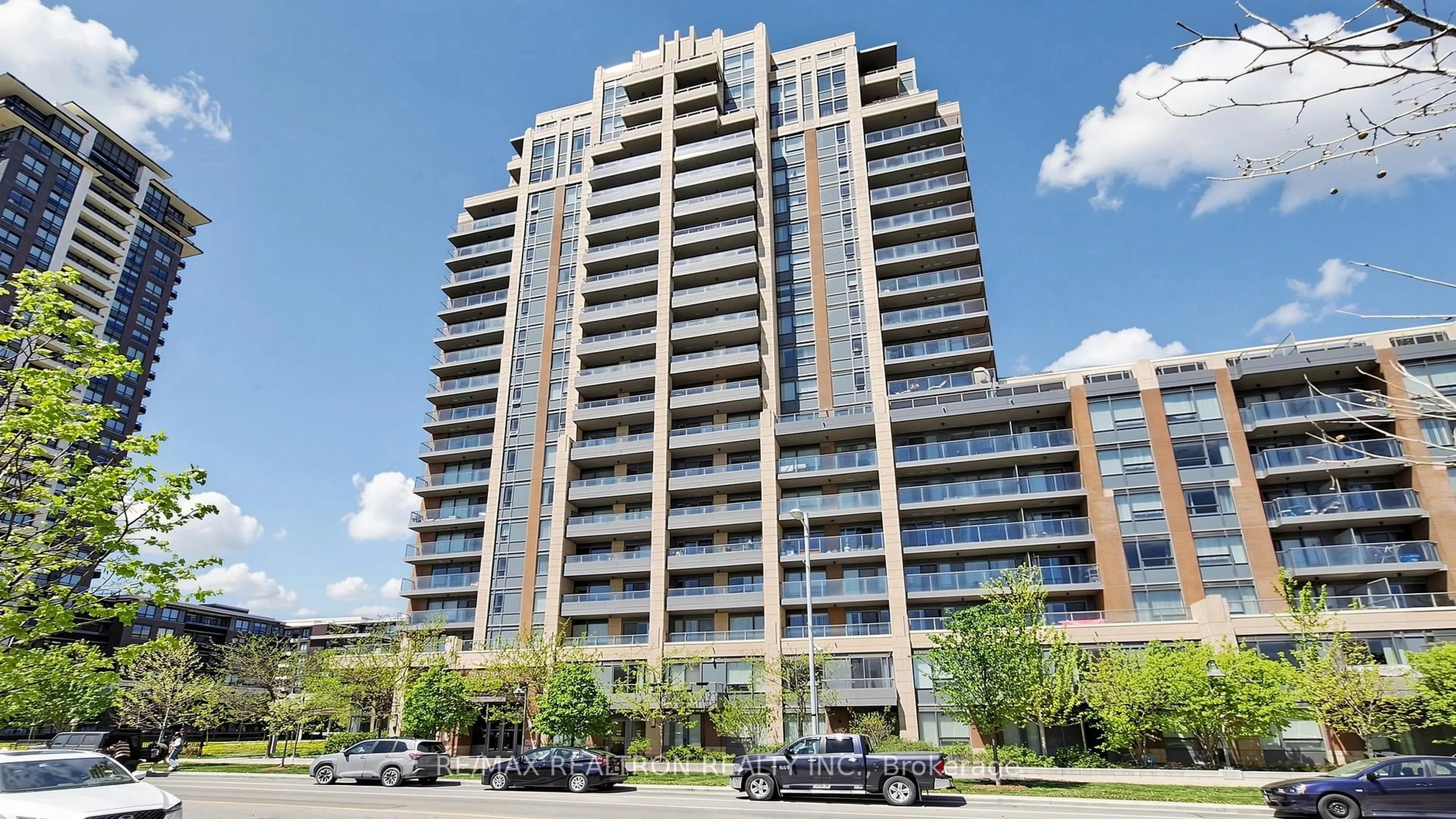 Unknown for 18 Uptown Dr #102, Markham Ontario L3R 5M5