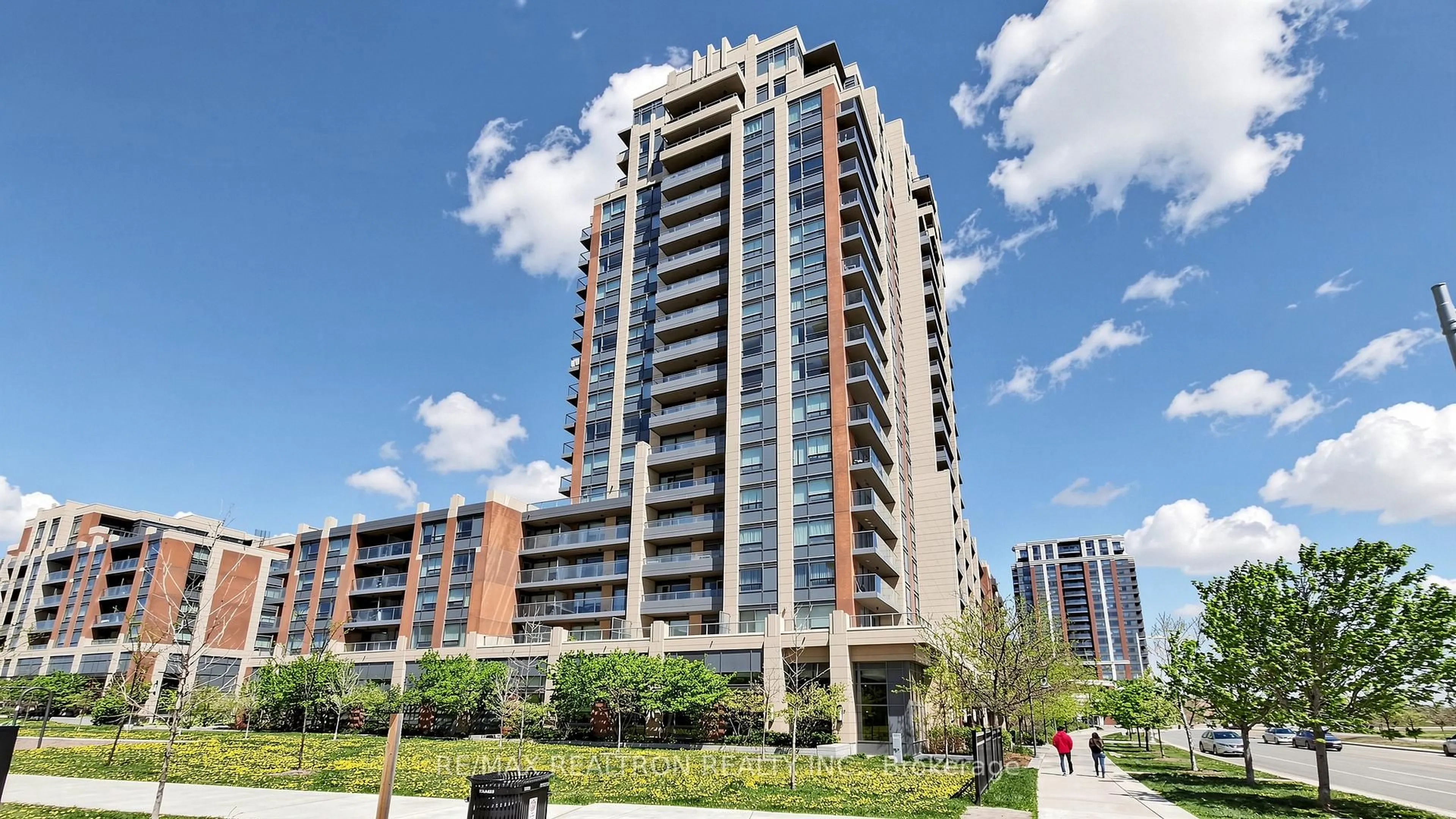 Unknown for 18 Uptown Dr #102, Markham Ontario L3R 5M5