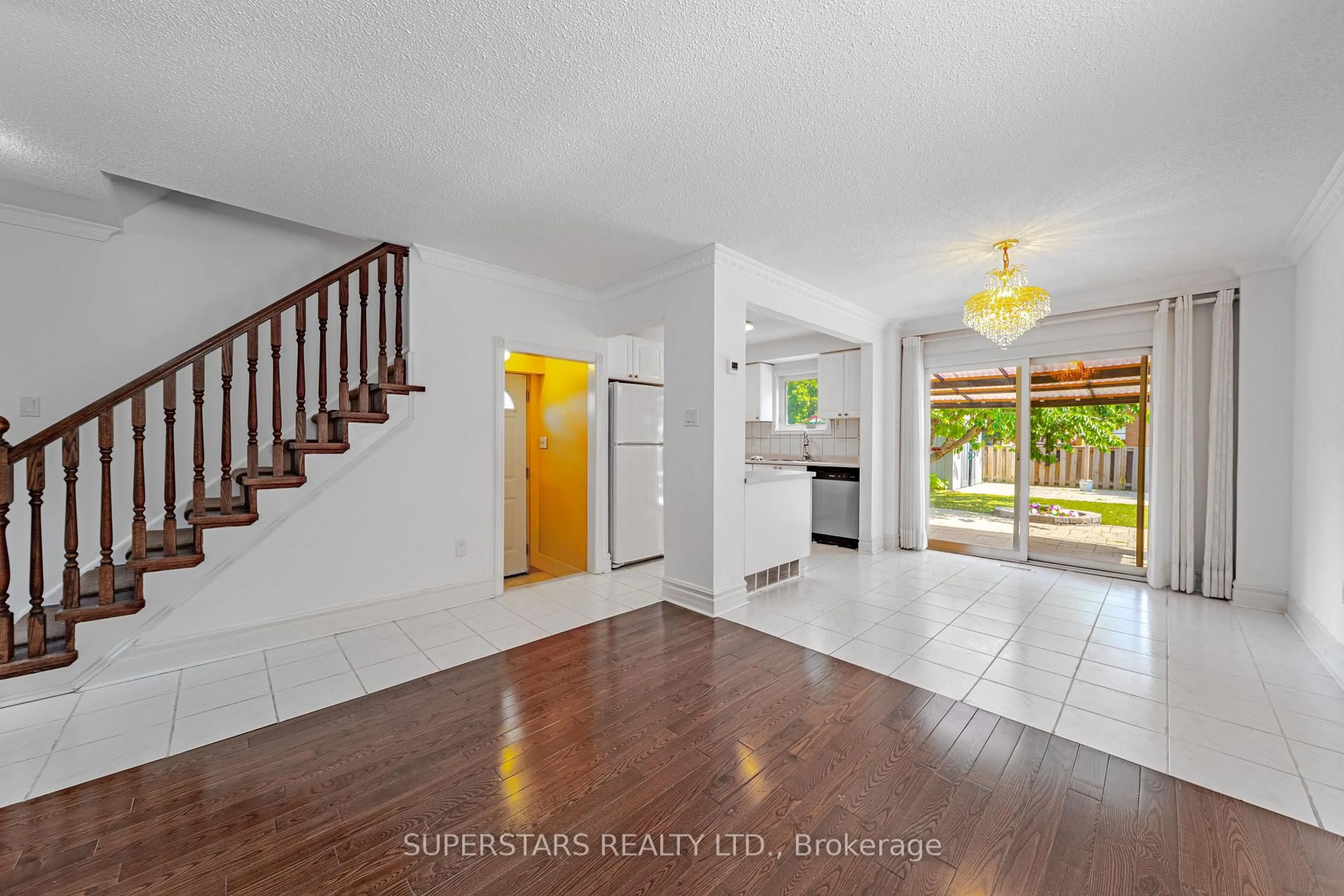 Indoor entryway for 14 Marlow Cres, Markham Ontario L3R 4P5