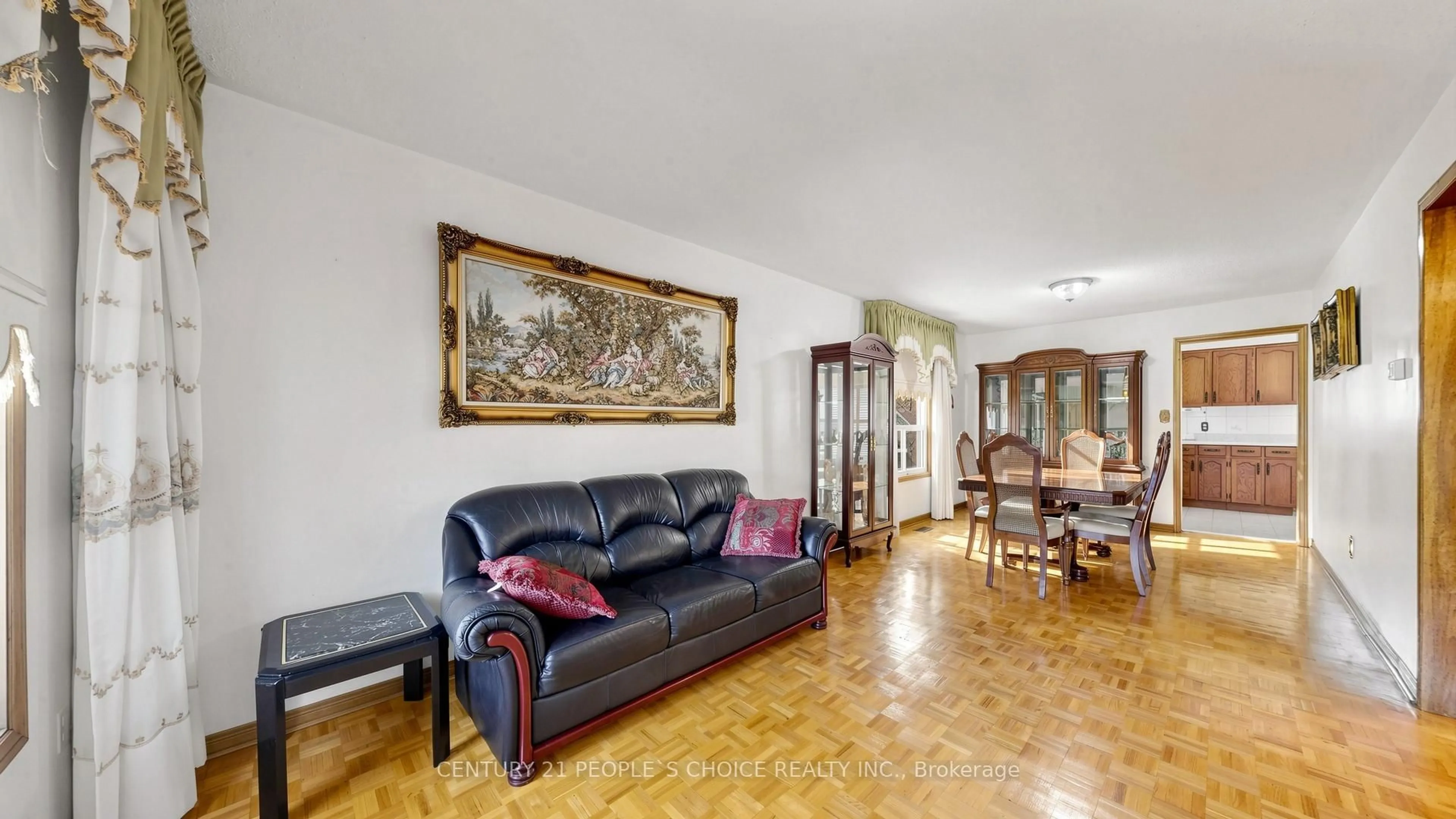 Living room with furniture, unknown for 145 Chancellor Dr, Vaughan Ontario L4L 7M9