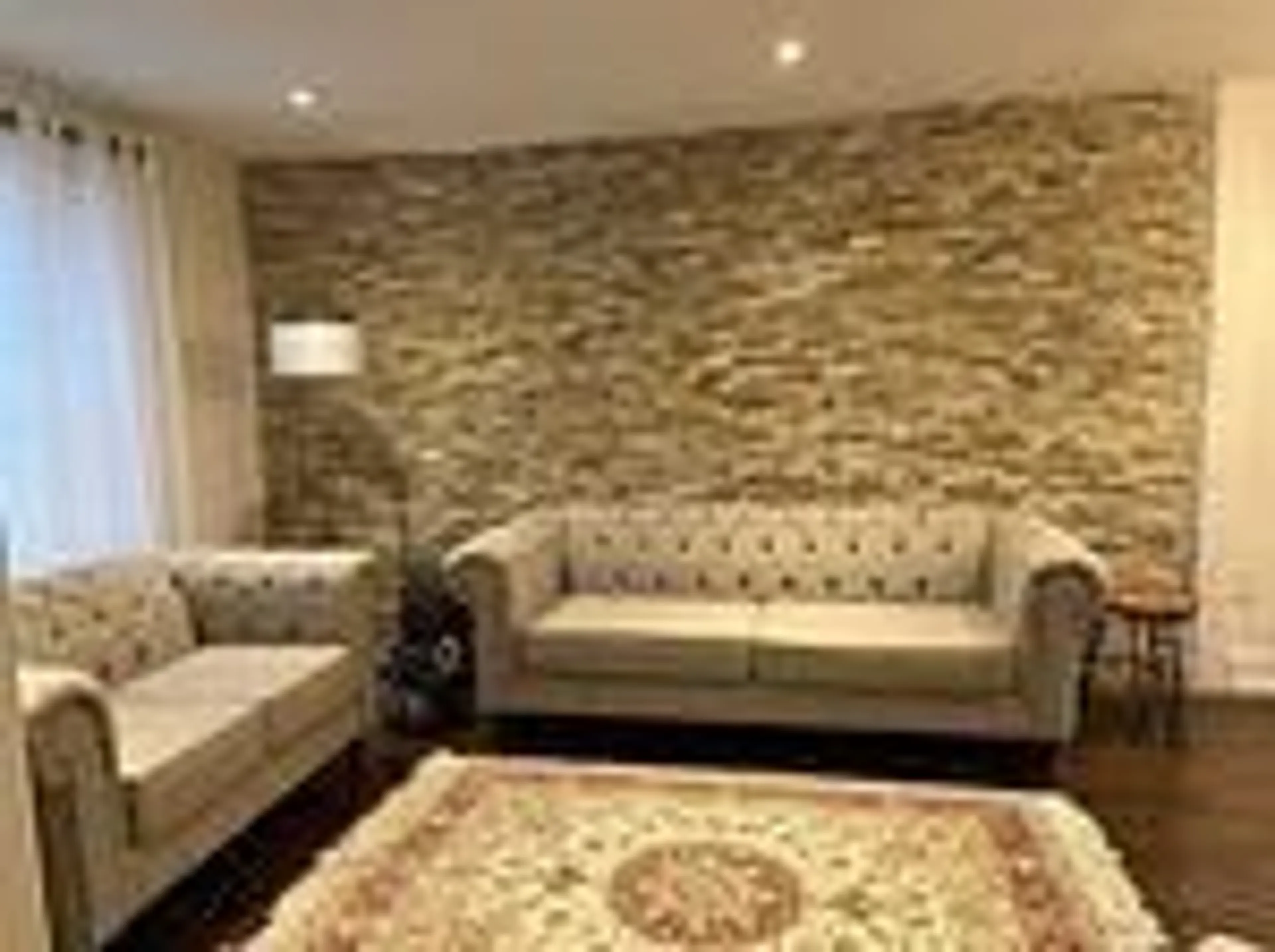 Lobby for 230 Sheffield St, Newmarket Ontario L3Y 5X6