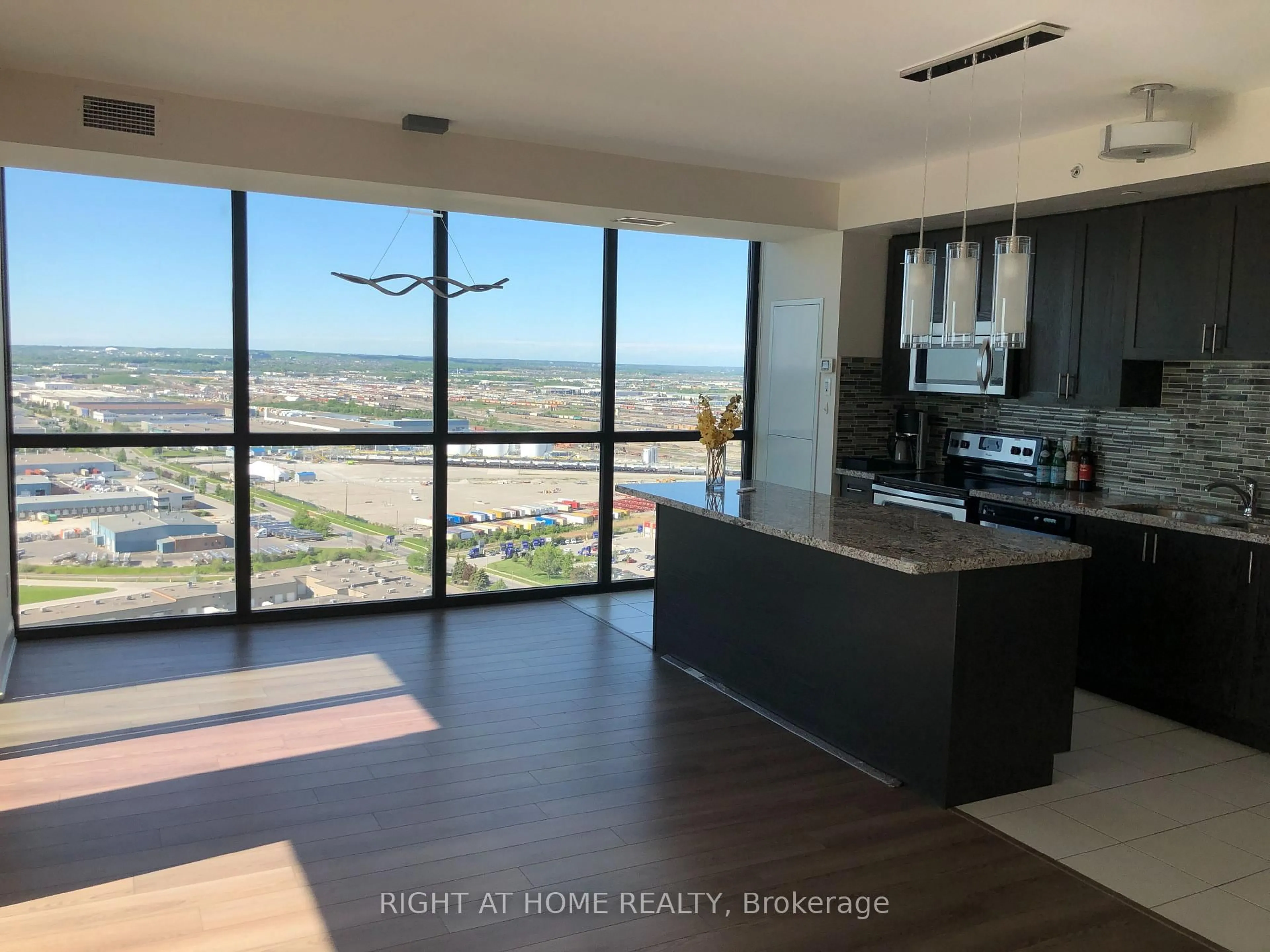Open concept kitchen, unknown for 2900 Highway 7 Rd #2606, Vaughan Ontario L4K 0G3