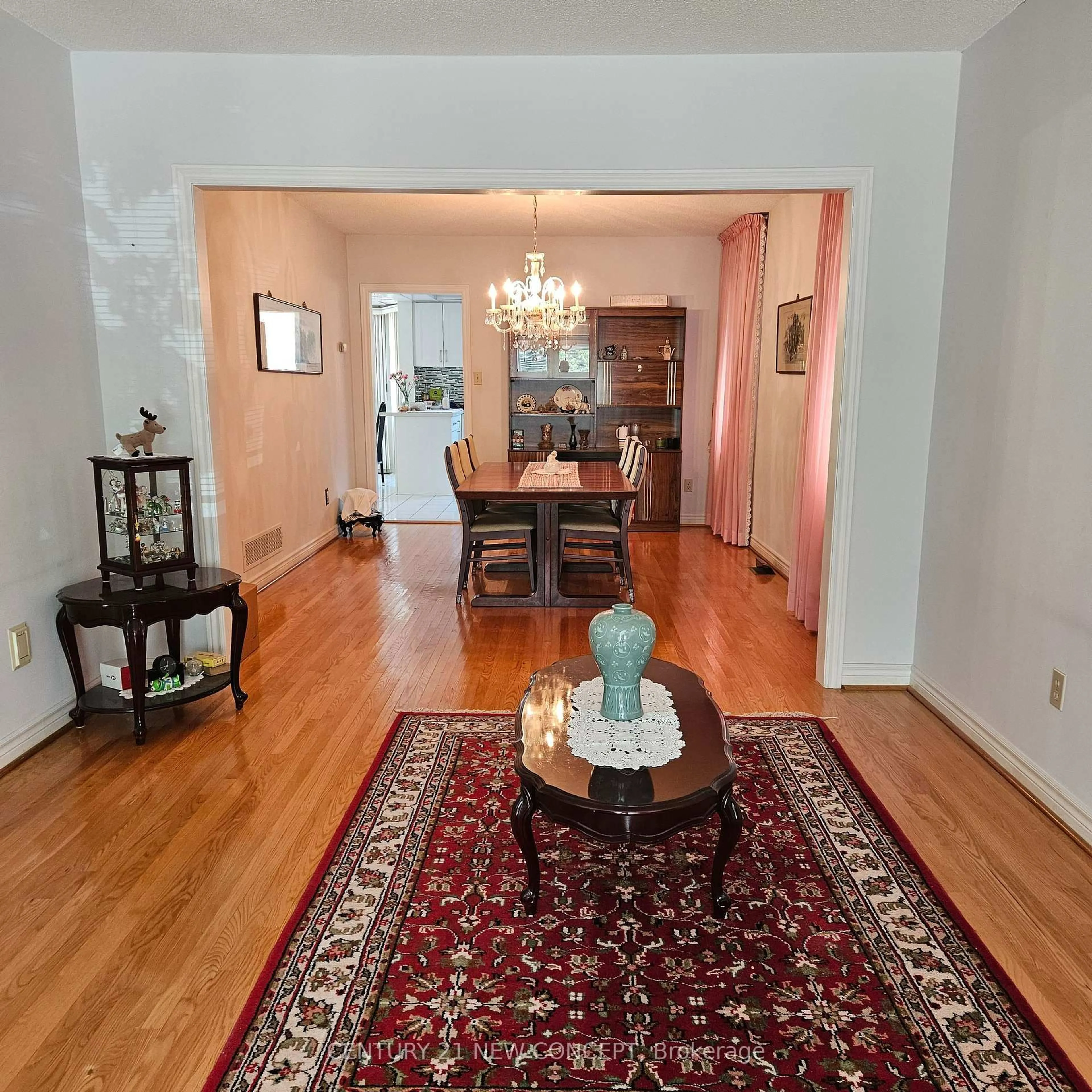 Dining room, unknown for 3 Hearthstone Cres, Richmond Hill Ontario L4B 3E2
